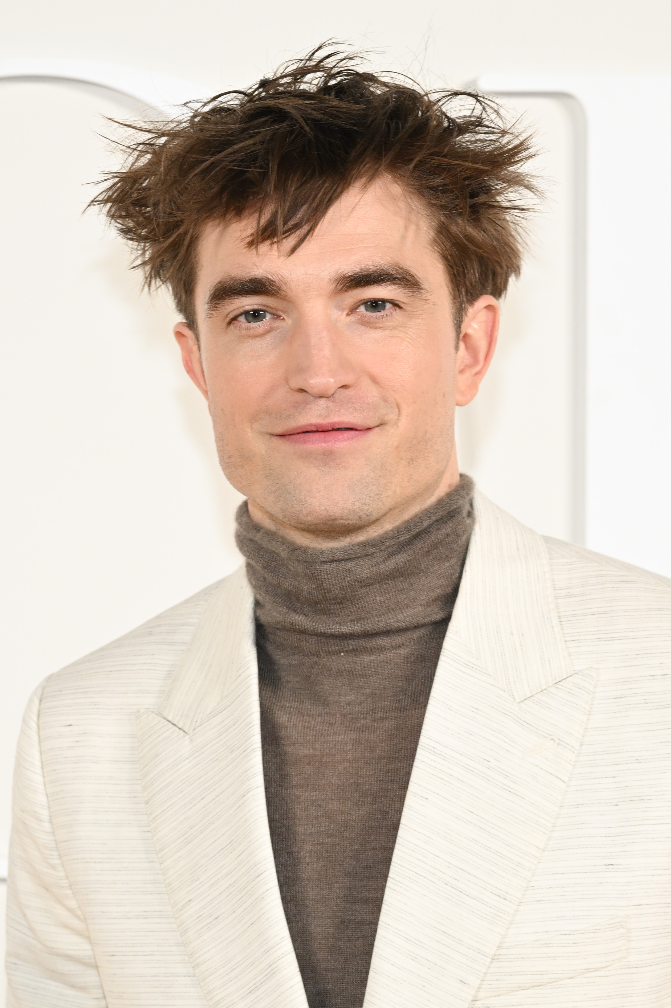 Robert Pattinson besucht die Dior Fall 2023 Menswear Show am 3. Dezember 2022 in Giza, Ägypten. | Quelle: Getty Images