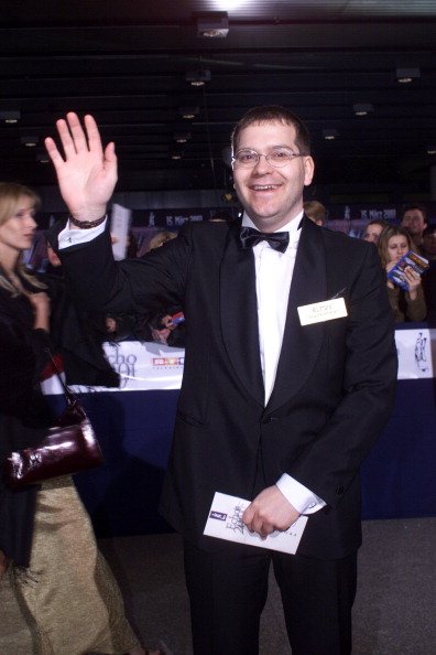 Elton ("Praktikant" bei Stefan Raab-"TV;Total"), Preisverleihung "Echo 2001- der;deutsche Musikpreis" | Quelle: Getty Images