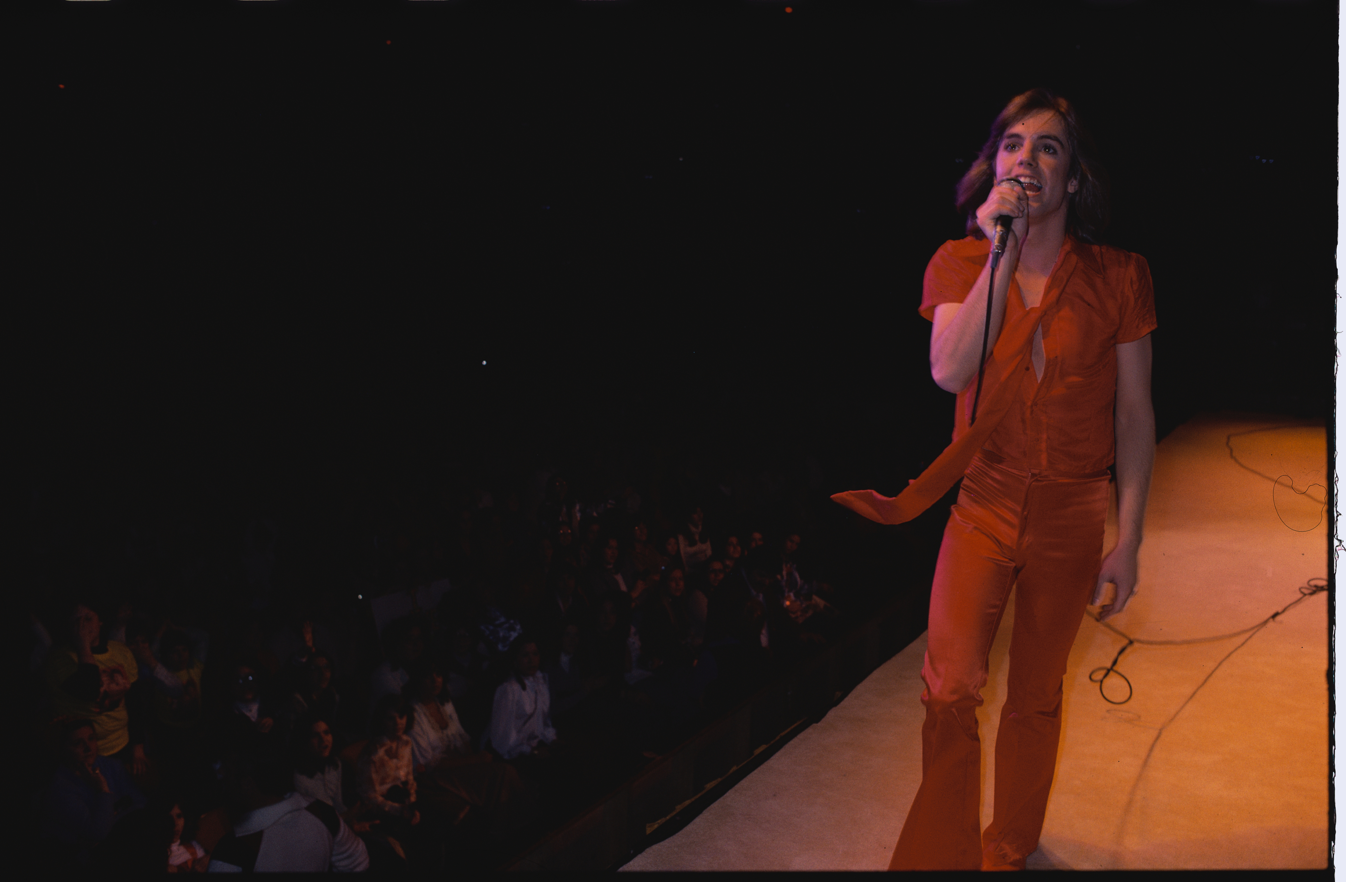 Das Teenie-Idol beim Singen auf der Bühne am 1. Januar 1978 | Quelle: Getty Images