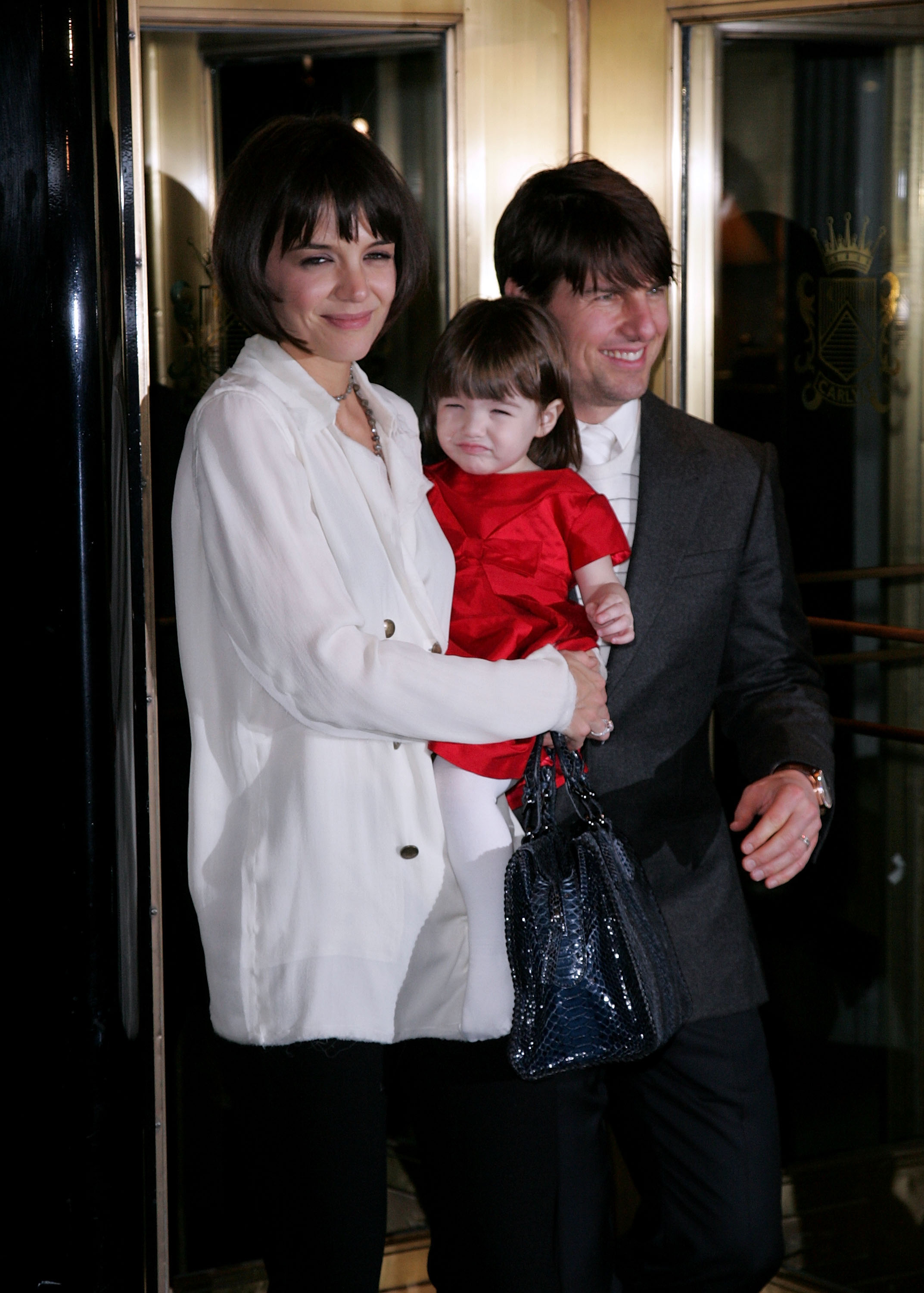 Katie Holmes, Suri und Tom Cruise wurden am 14. Januar 2008 in New York City gesichtet | Quelle: Getty Images