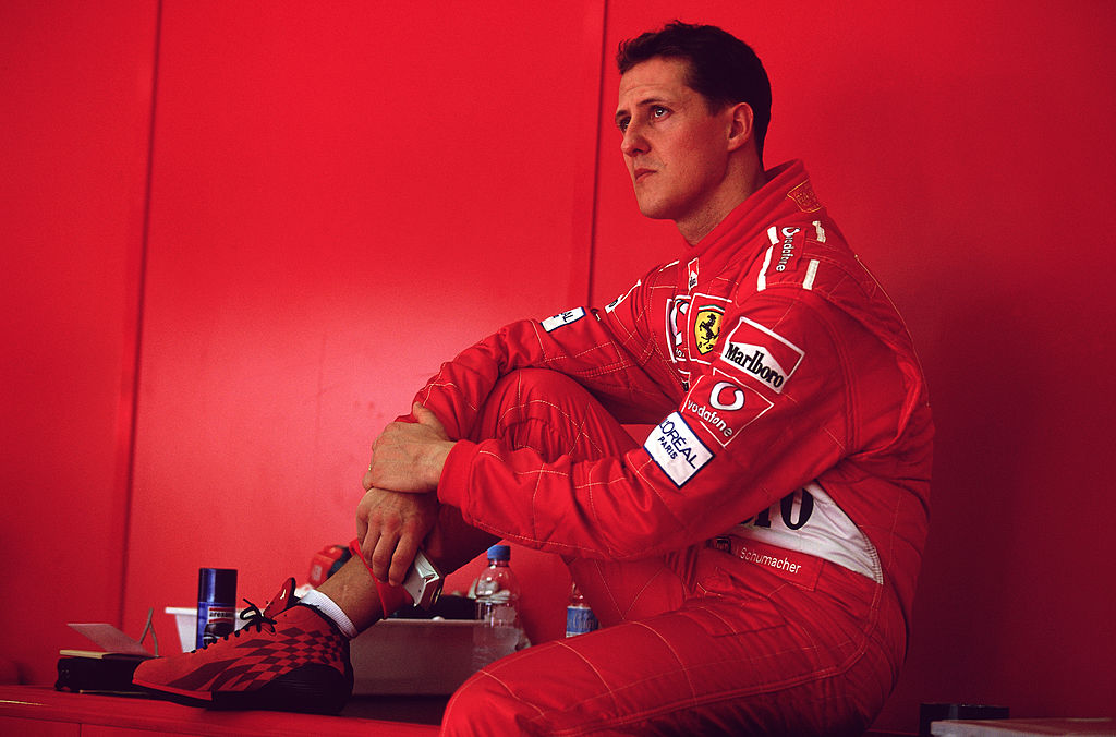 Foto von Ferrari-Fahrer Michael Schumacher vor dem Formel-1-Grand-Prix von Malaysia auf dem Sepang Circuit in Kuala Lumpur, Malaysia | Quelle: Getty Images