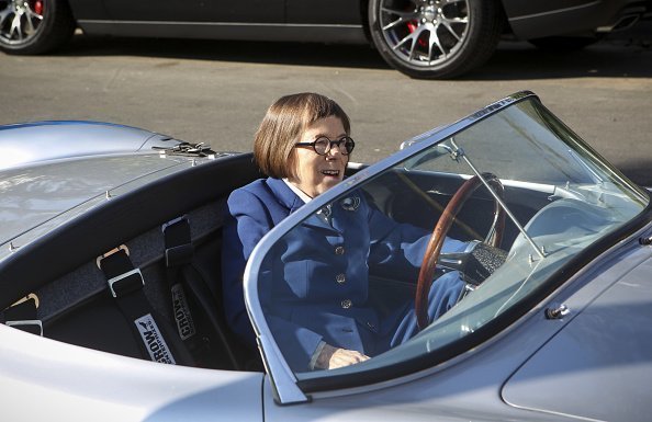 Linda Hunt am Set von NCIS: Los Angeles | Quelle: Getty Images
