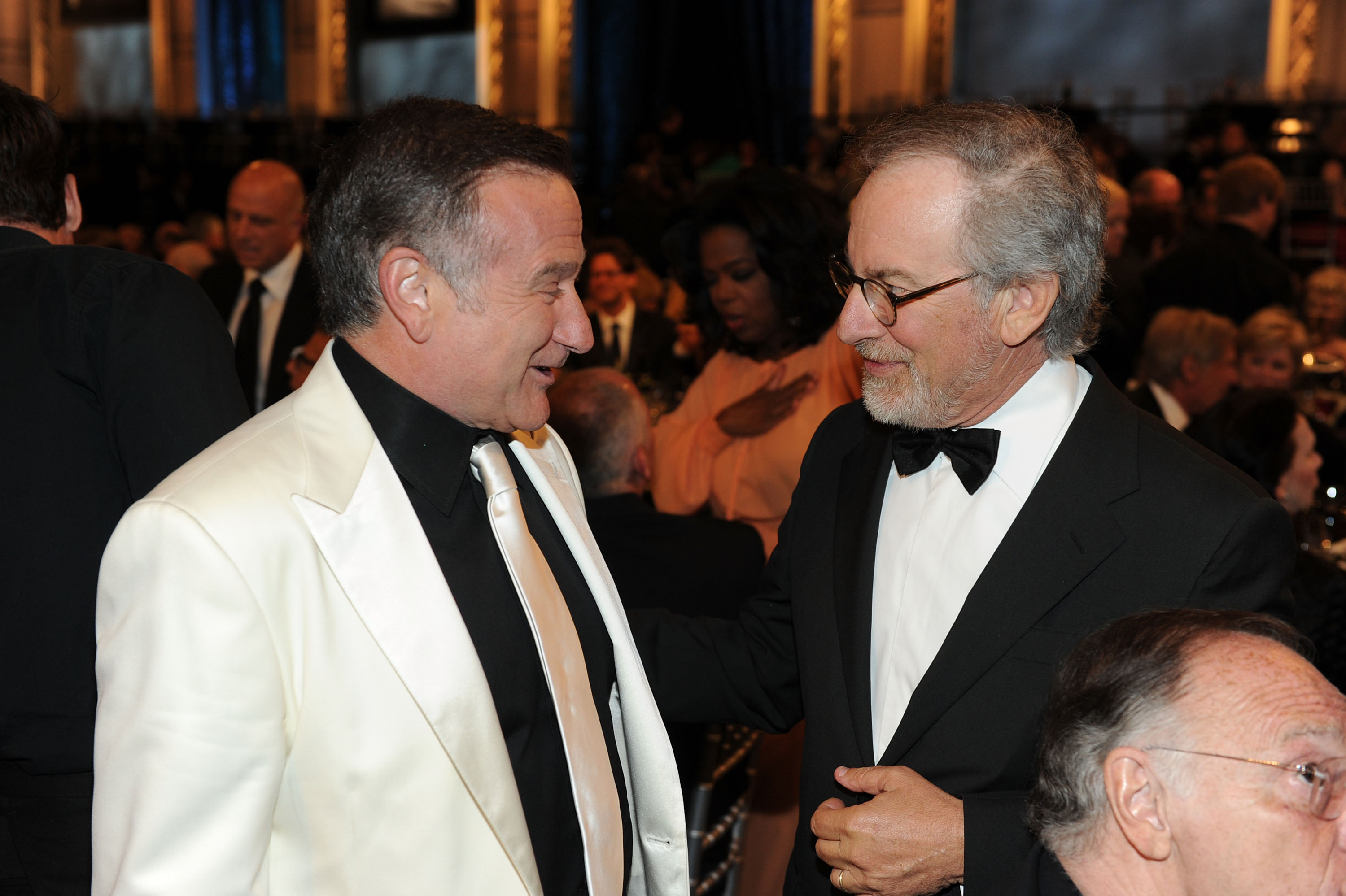 Robin Williams und Steven Spielberg während der Ehrung von Mike Nichols mit dem AFI Life Achievement Award am 10. Juni 2010 in Culver City, Kalifornien | Quelle: Getty Images