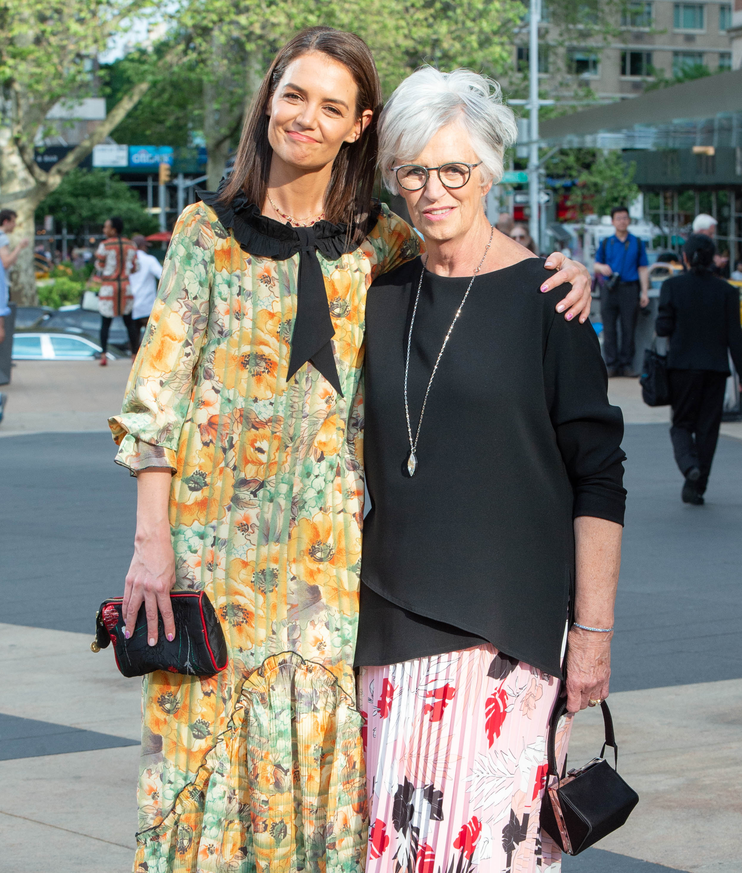 Katie Holmes und ihre Mutter, Kathleen Holmes, bei der Metropolitan Opera House 2019 Spring Gala in New York City am 20. Mai 2019 | Quelle: Getty Images