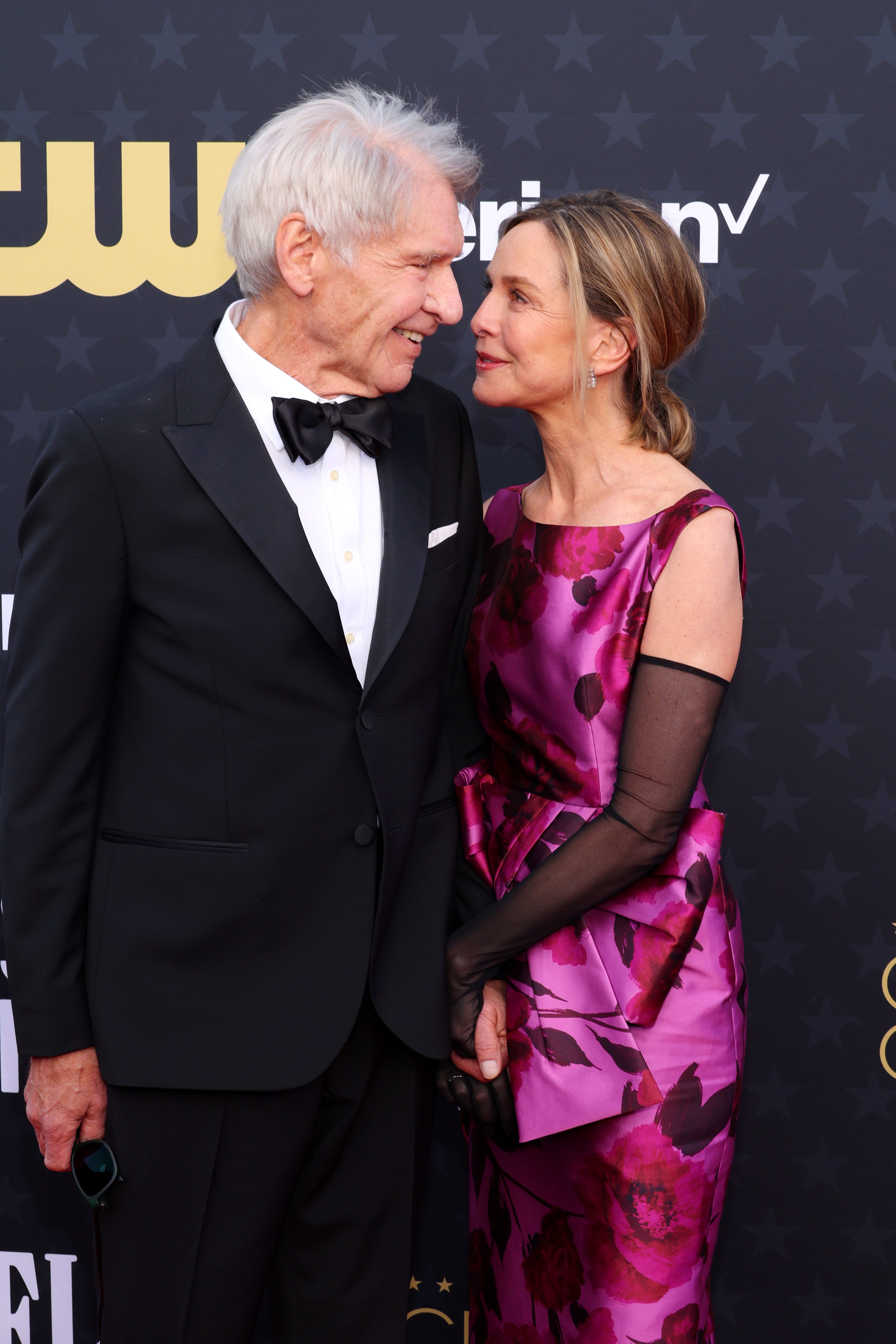 Harrison Ford und Calista Flockhart bei den 29. jährlichen Critics Choice Awards im Barker Hangar am 14. Januar 2024 in Santa Monica, Kalifornien. | Quelle: Getty Images