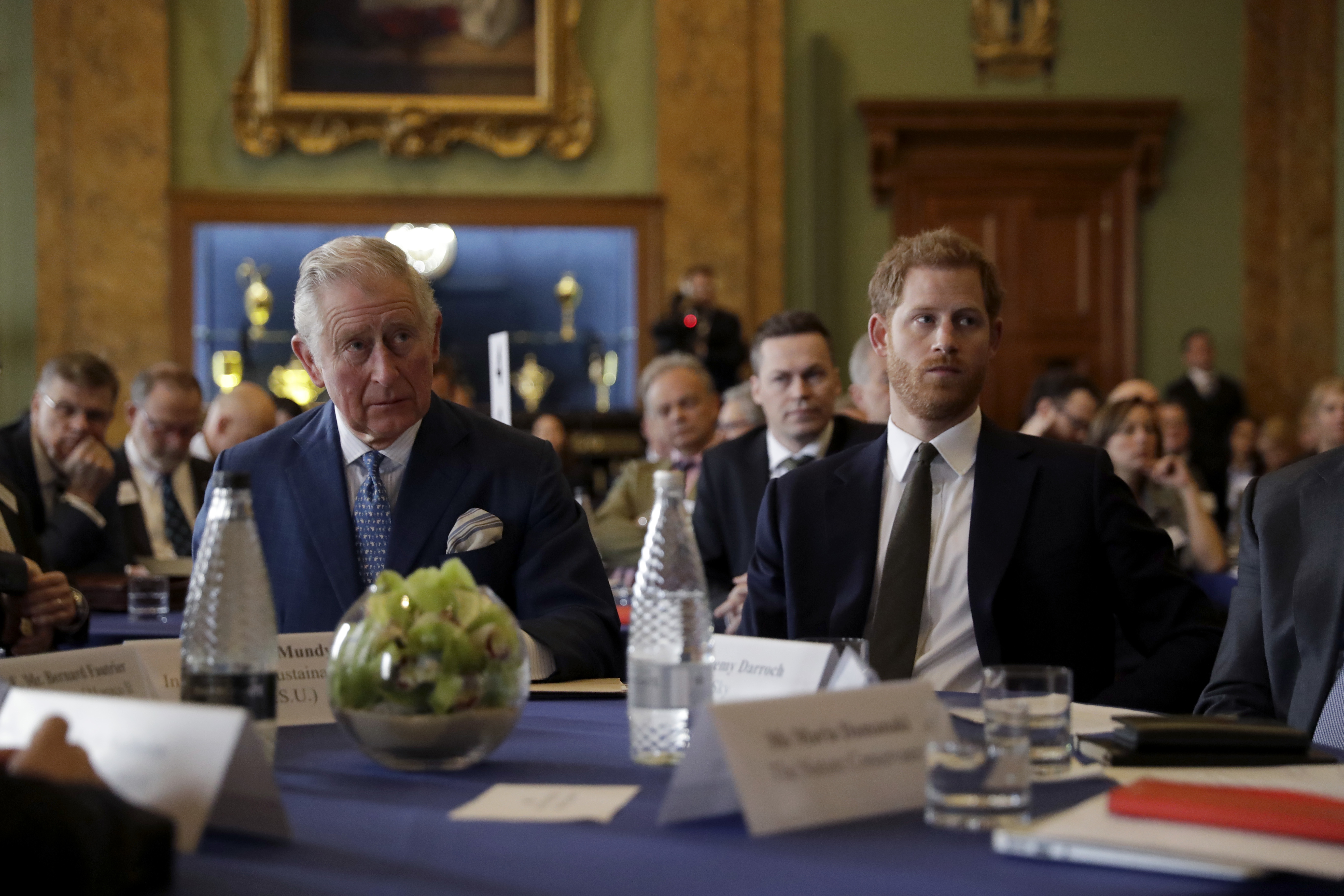 König Charles III. und Prinz Harry bei der Veranstaltung zum "Internationalen Jahr des Riffs" 2018 in London, England am 14. Februar 2018 | Quelle: Getty Images