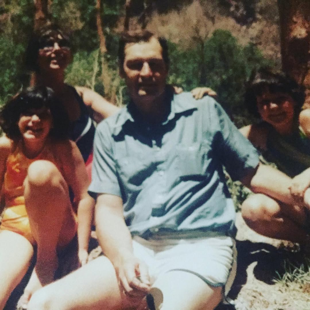 Charles Guthrie mit seinen Kindern | Quelle: Instagram/savannahguthrie