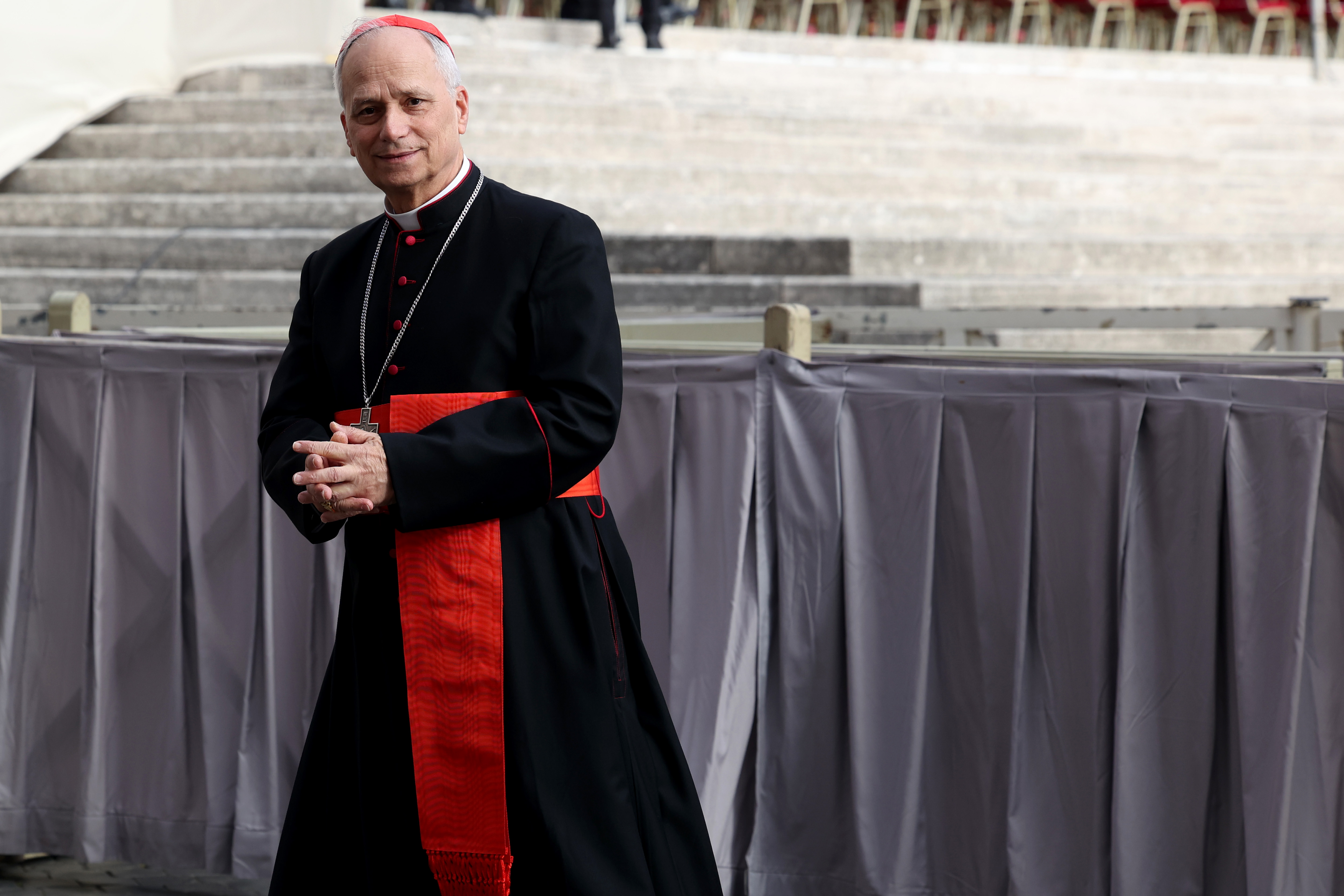 Kardinal Robert Francis Prevost nimmt an der Beerdigung von Papst Franziskus auf dem Petersplatz am 26. April 2025 in der Vatikanstadt teil. | Quelle: Getty Images