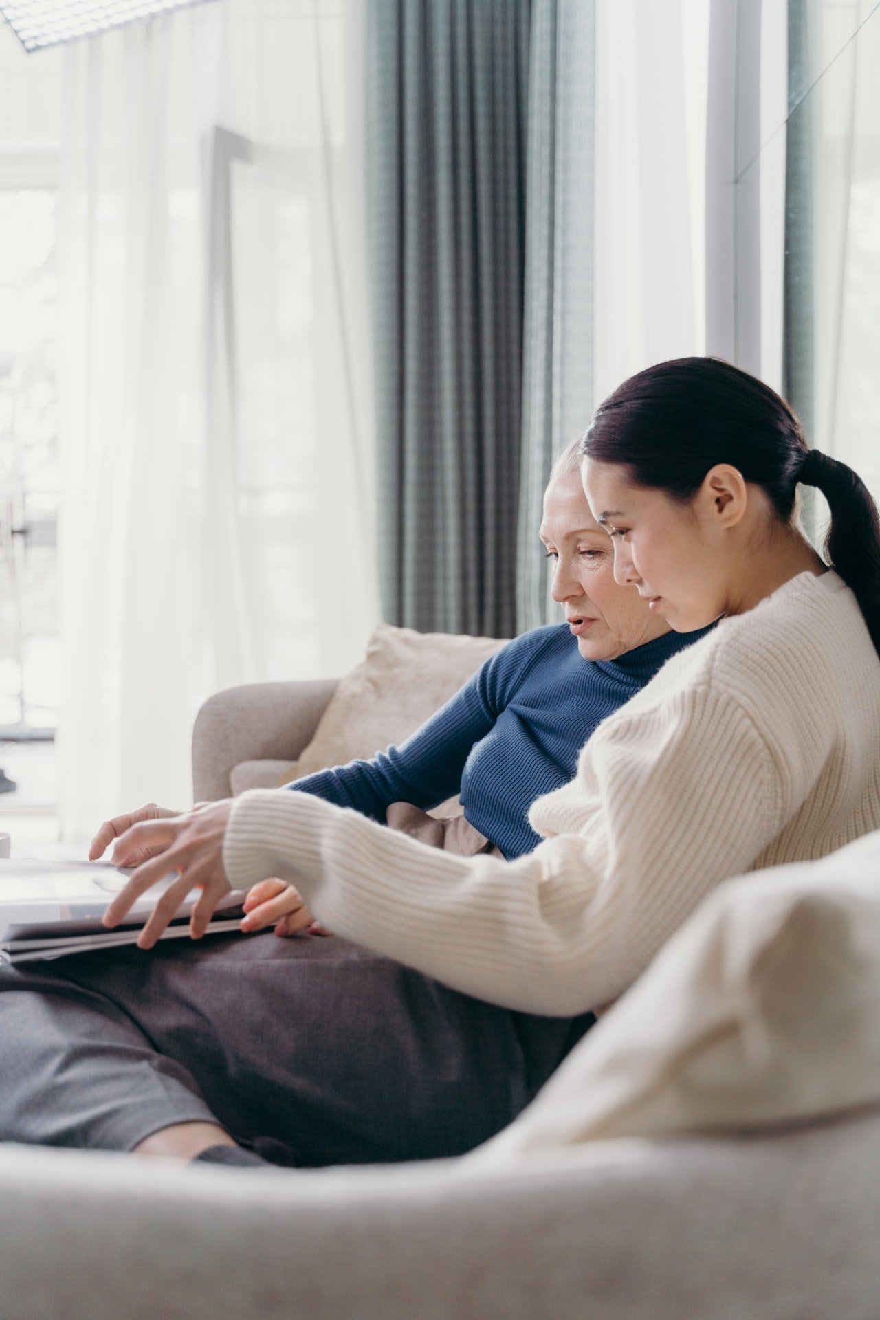 Darlene konnte nicht glauben, dass Nicholes das tun würde.  | Quelle: Pexels