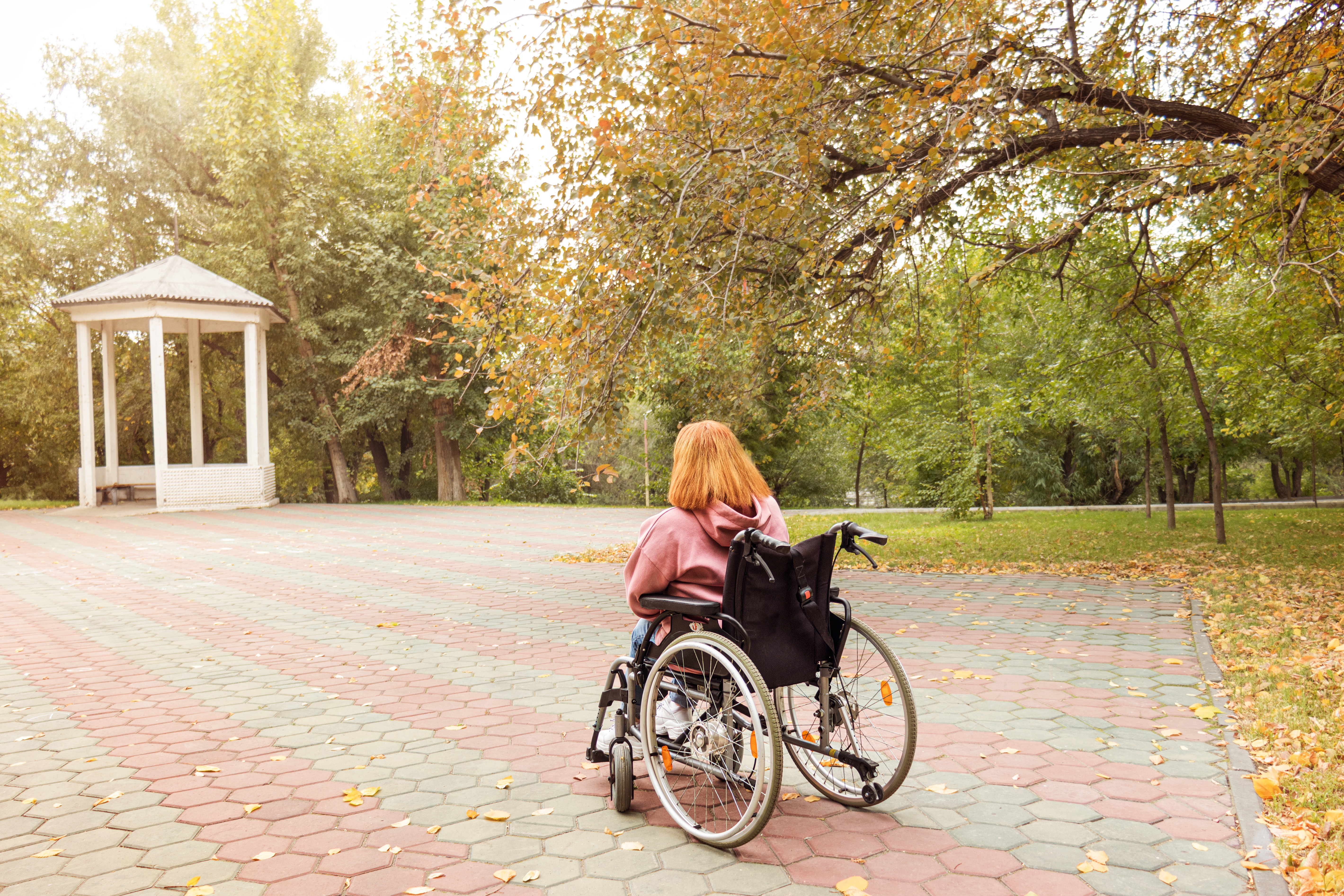 Ein Mädchen in einem Rollstuhl | Quelle: Shuttertstock