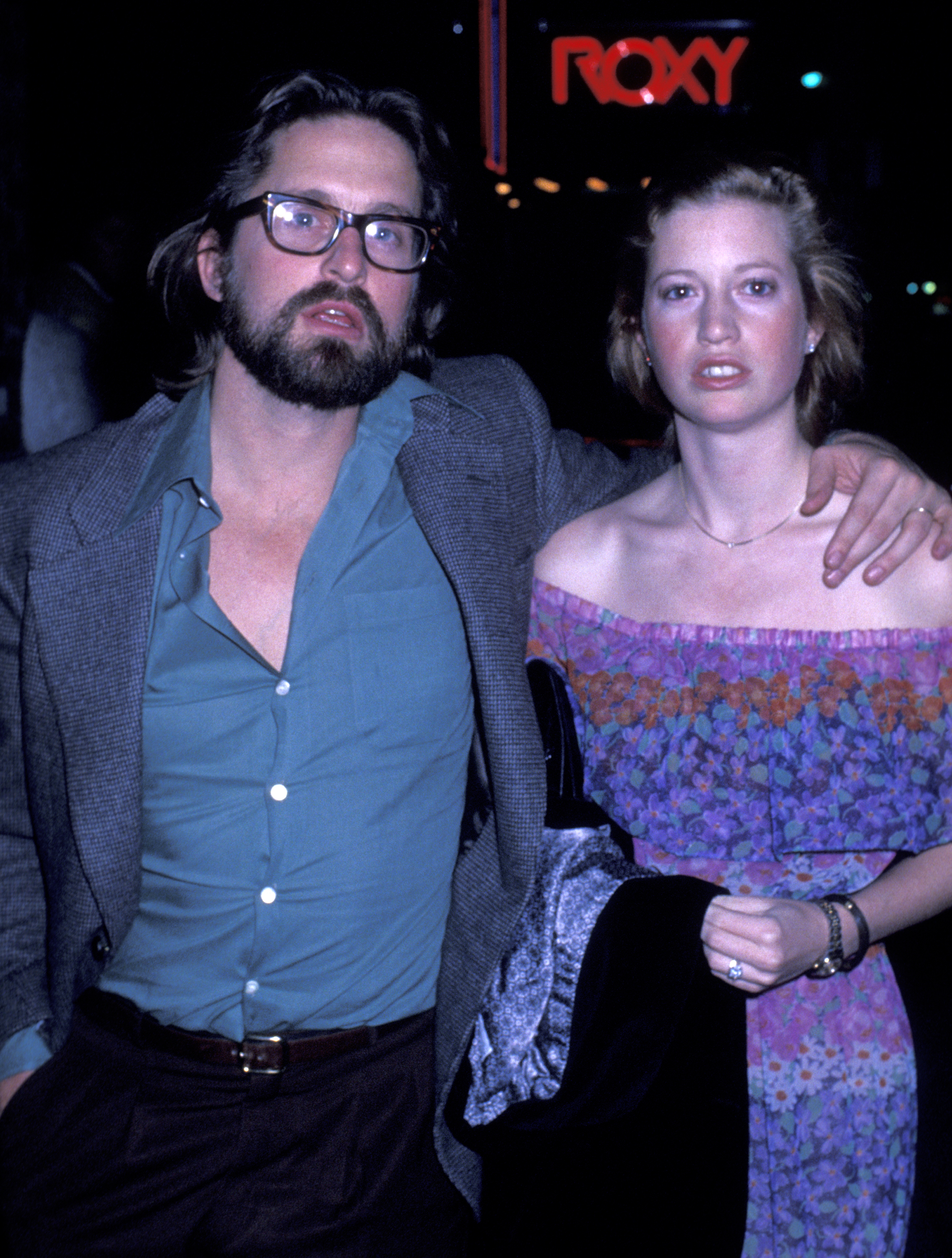 Michael und Diandra Douglas besuchen die ABC TV Cerebral Palsy Telethon Benefizparty am 4. Februar 1978 in Los Angeles, Kalifornien. | Quelle: Getty Images