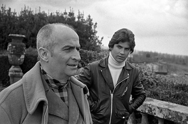 Louis de Funès und sein Sohn Olivier bei den Dreharbeiten zu einem Film im Jahr 1970. l Quelle: Wikipedia