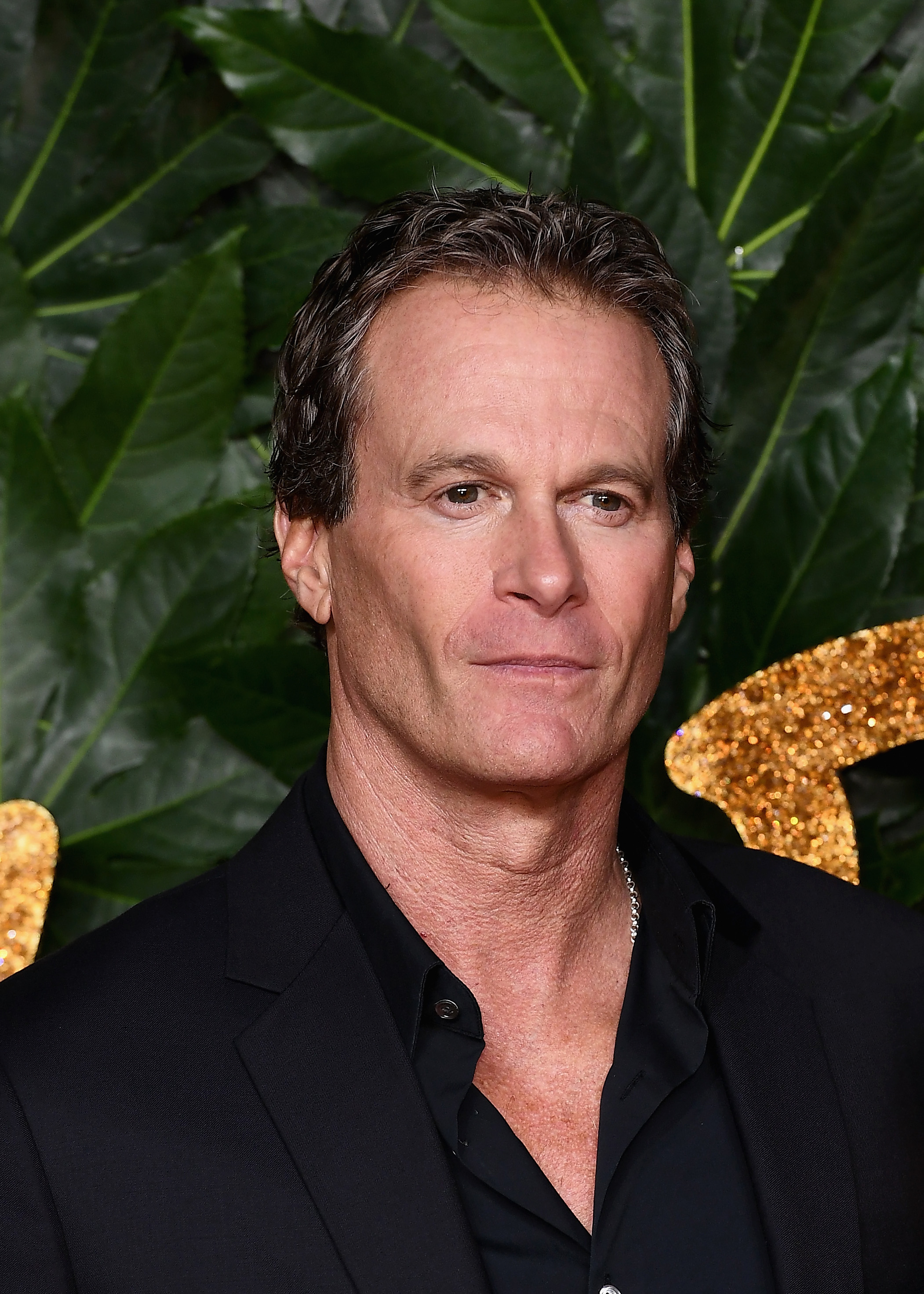 Rande Gerber war bei den Fashion Awards 2018 in London dabei – lange bevor die jüngsten Fotos auftauchten, auf denen er Hand in Hand mit Cindy Crawford zu sehen ist. Die Zeremonie fand in der Royal Albert Hall statt und würdigte Leistungen in der Modebranche. | Quelle: Getty Images