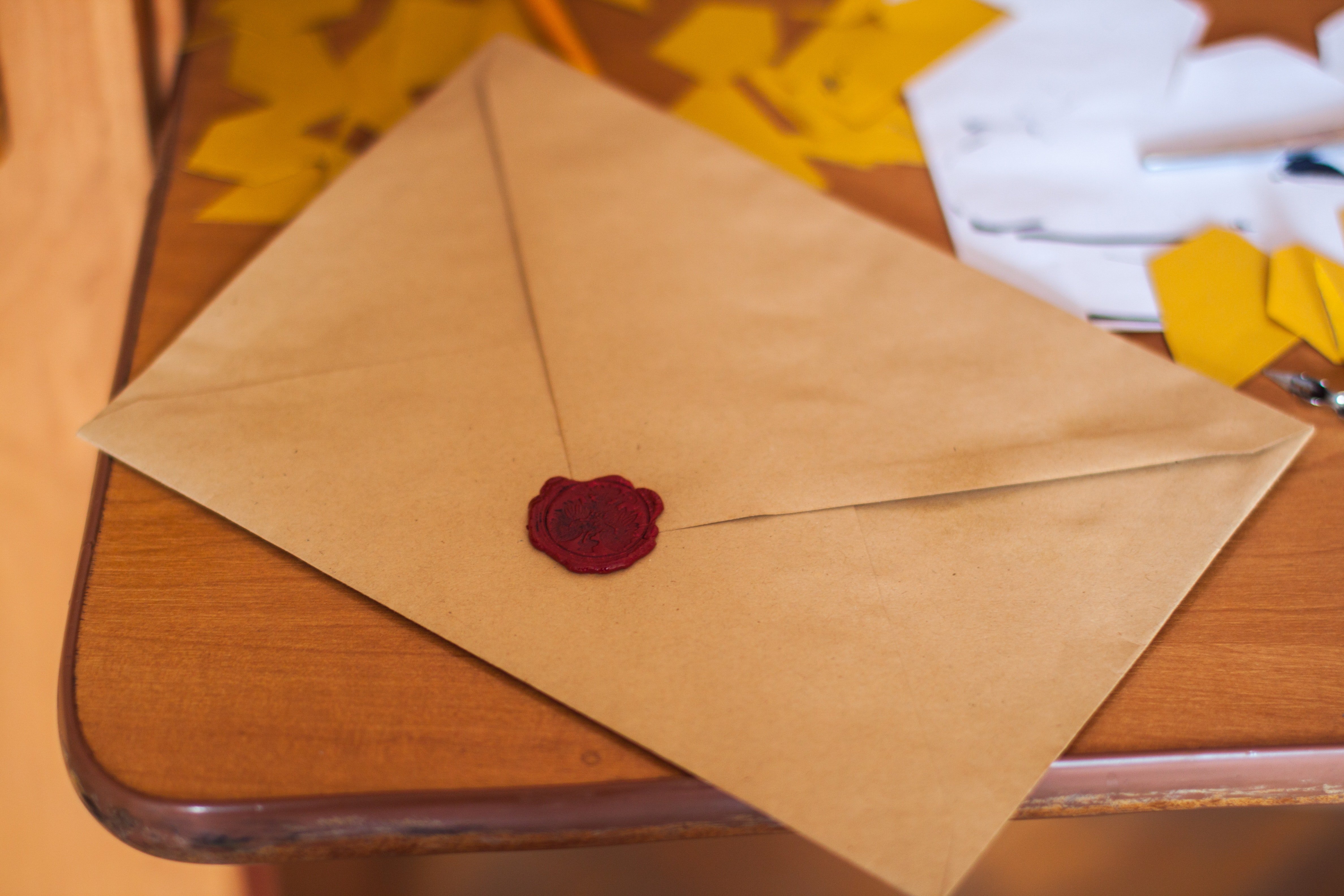 Agnes hatte einen Brief für Liam hinterlassen | Quelle: Pexels