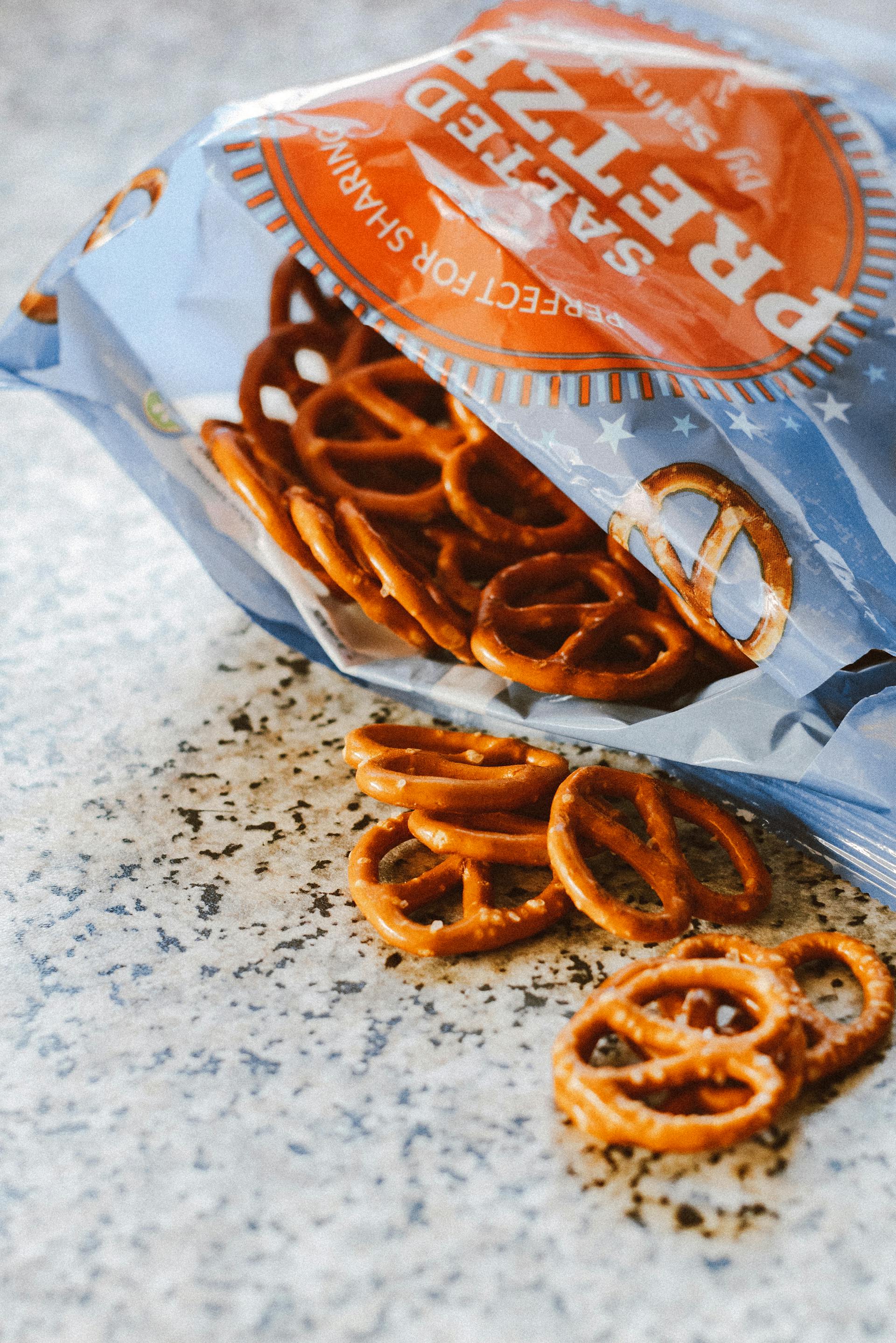 Eine Packung Brezeln | Quelle: Pexels