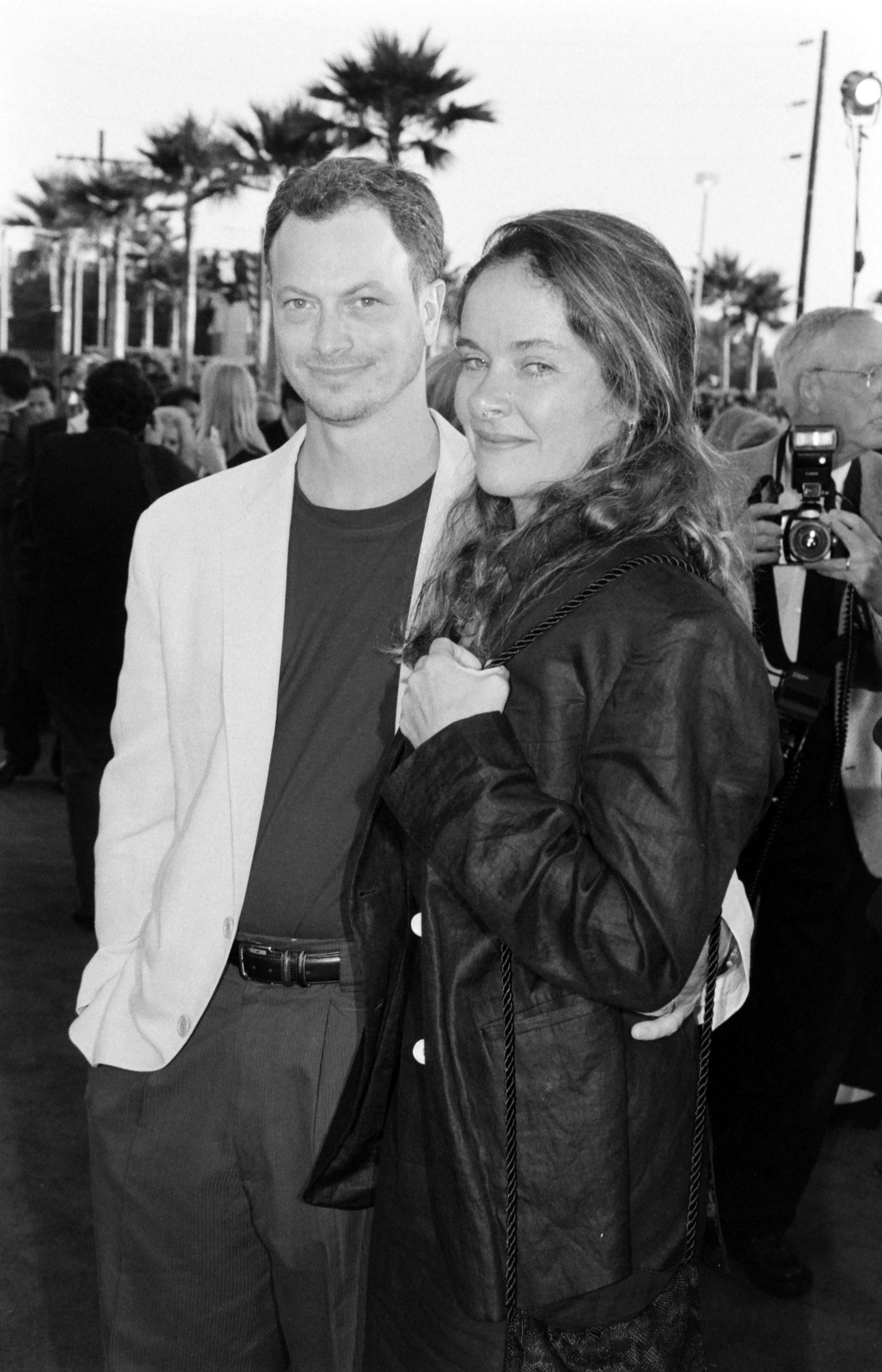 Gary Sinise und Moira Harris bei einer Veranstaltung in den Paramount Studios in Los Angeles am 3. August 1994 | Quelle: Getty Images