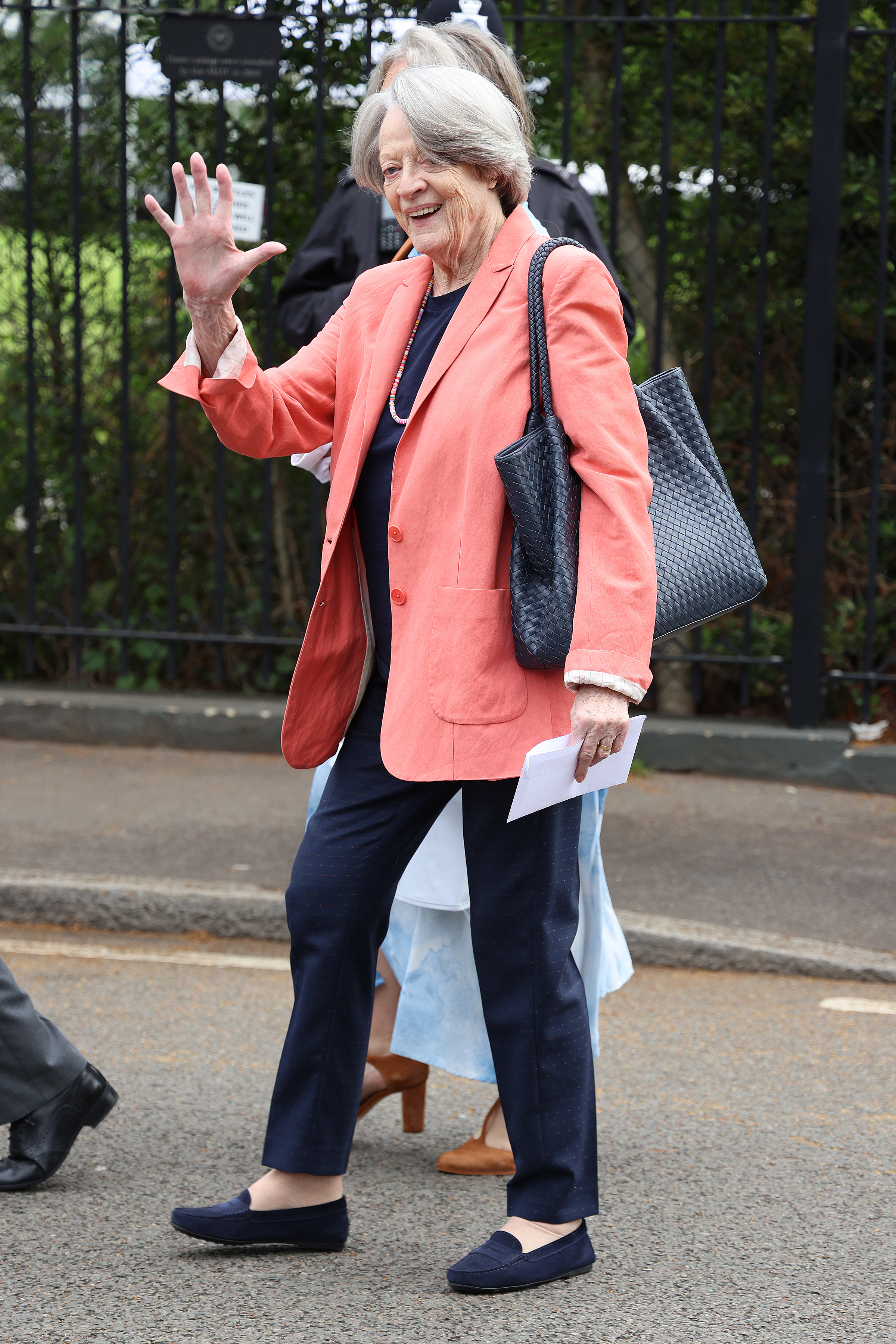 Maggie Smith besucht den Finaltag der Frauen der Wimbledon Championships am 10. Juli 2021 in London, England. | Quelle: Getty Images