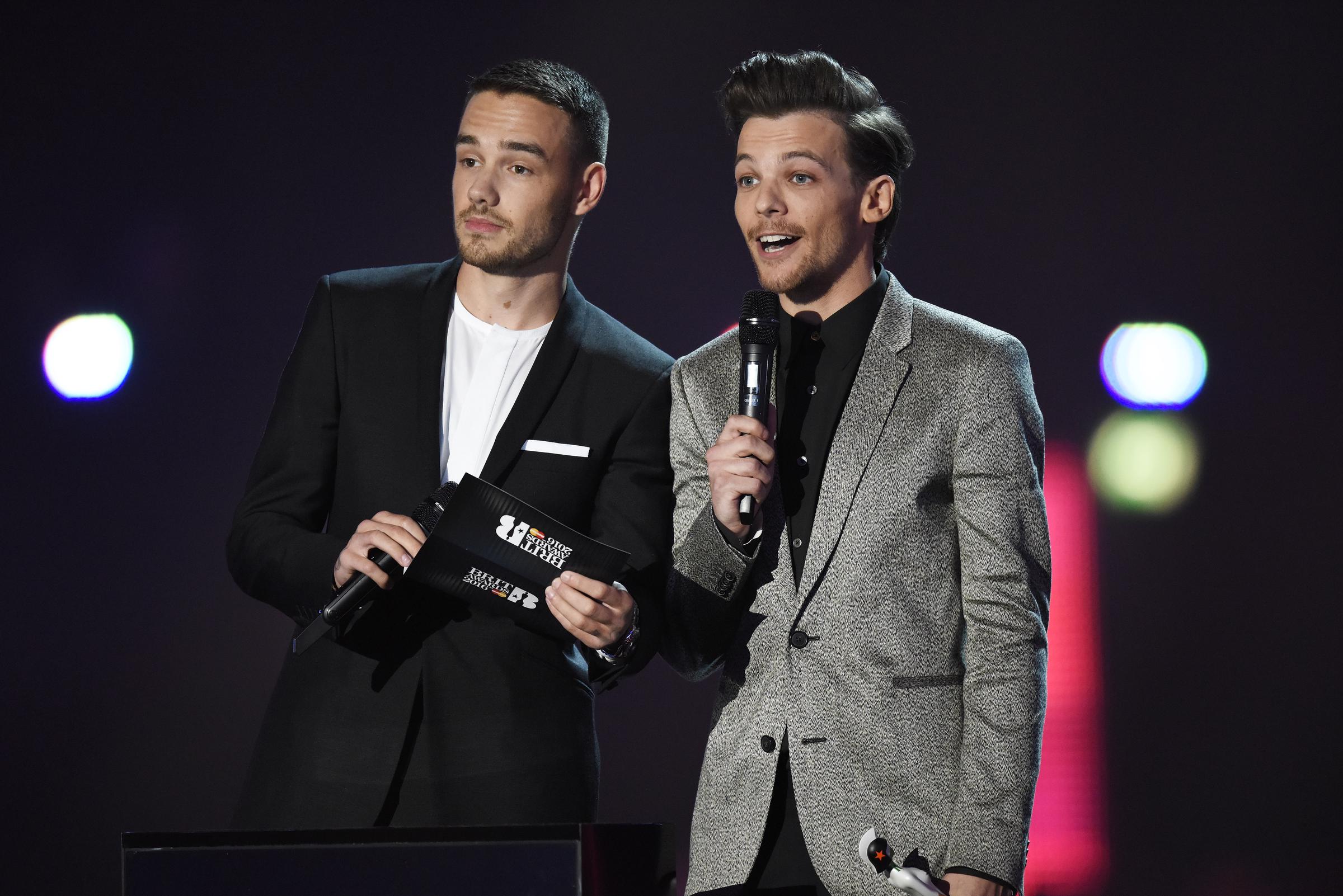 Liam Payne und Louis Tomlinson bei den BRIT Awards 2016 in London am 24. Februar 2016 | Quelle: Getty Images