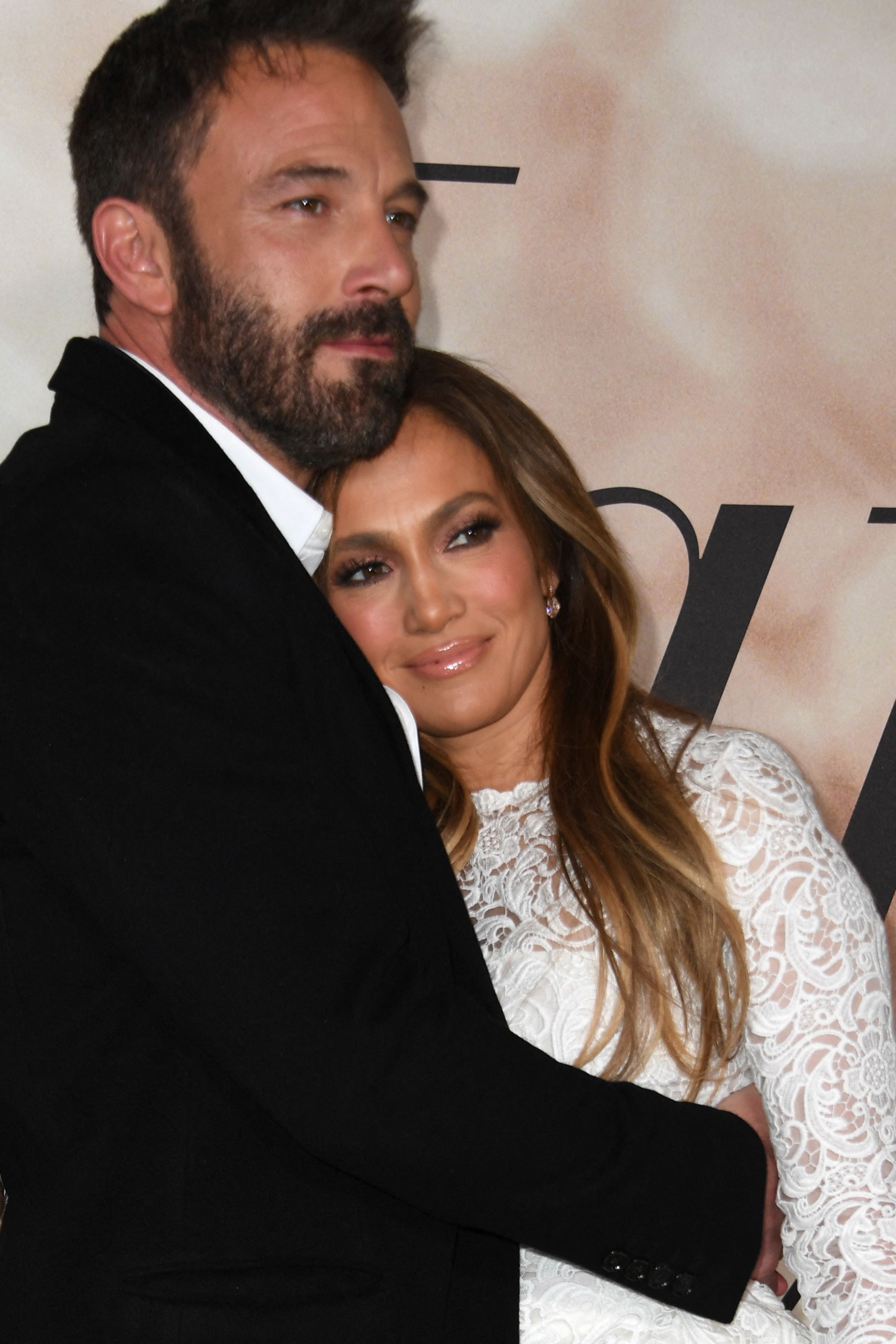 Ben Affleck und Jennifer Lopez bei der Vorführung von "Marry Me" in Los Angeles, Kalifornien am 8. Februar 2022 | Quelle: Getty Images