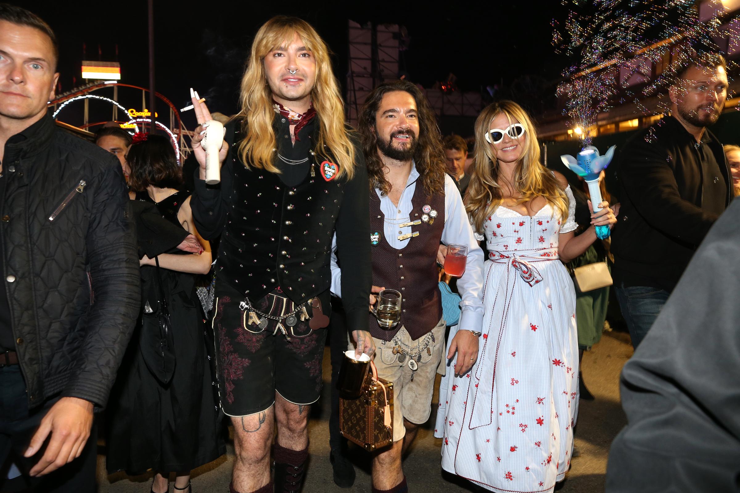 Bill Kaulitz, Tom Kaulitz und Heidi Klum besuchen am 25. September 2026 das Oktoberfest in München | Quelle: Getty Images
