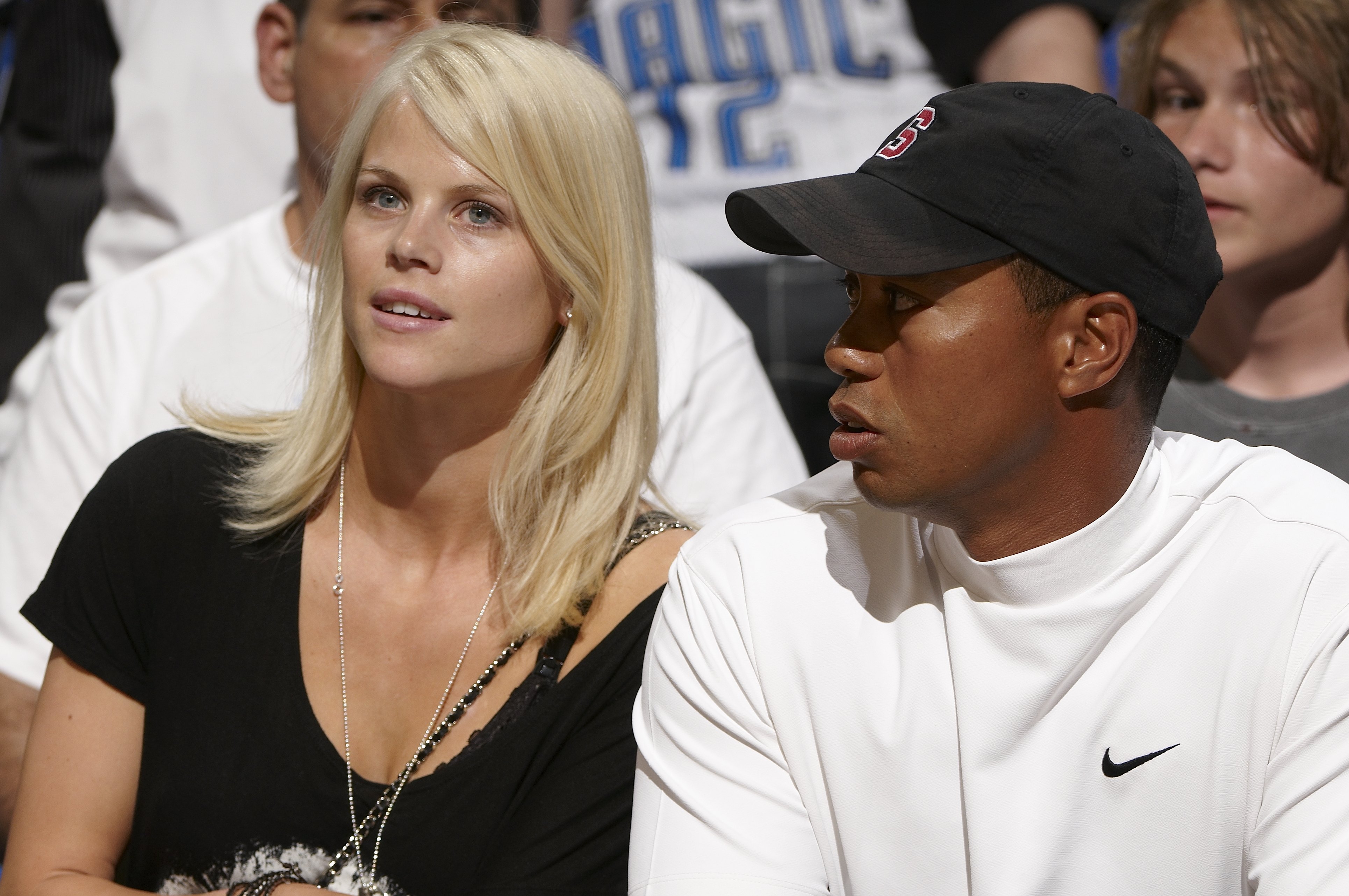 Elin Nordegren und Tiger Woods beim Spiel der Orlando Magic gegen die Los Angeles Lakers in Orlando, Florida, am 11. Juni 2009. | Quelle: Getty Images