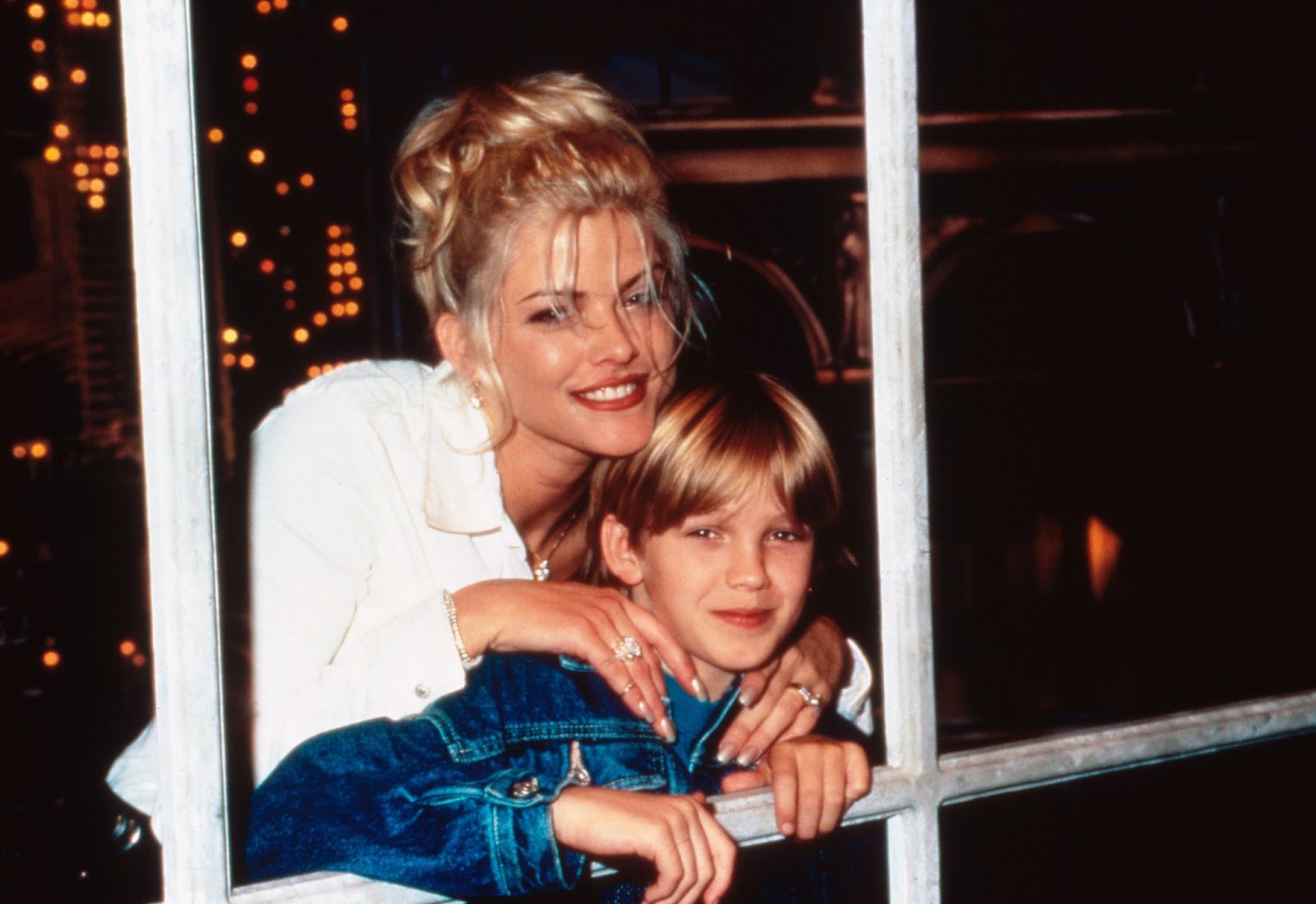 Anna Nicole Smith und ihr Sohn Daniel, ca. 1997. | Quelle: Getty Images