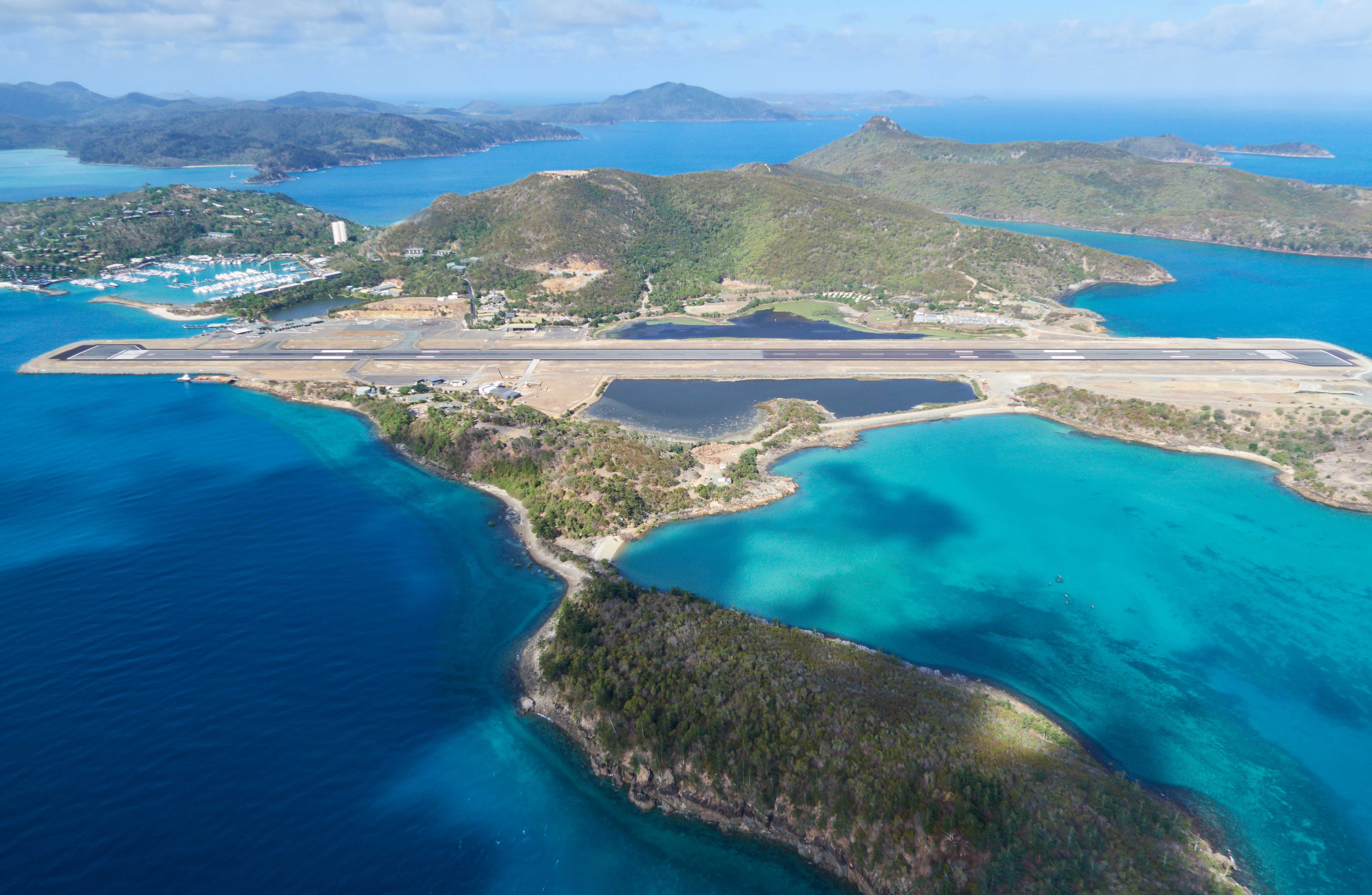 Eine Luftaufnahme von Hamilton Island | Quelle: Getty Images