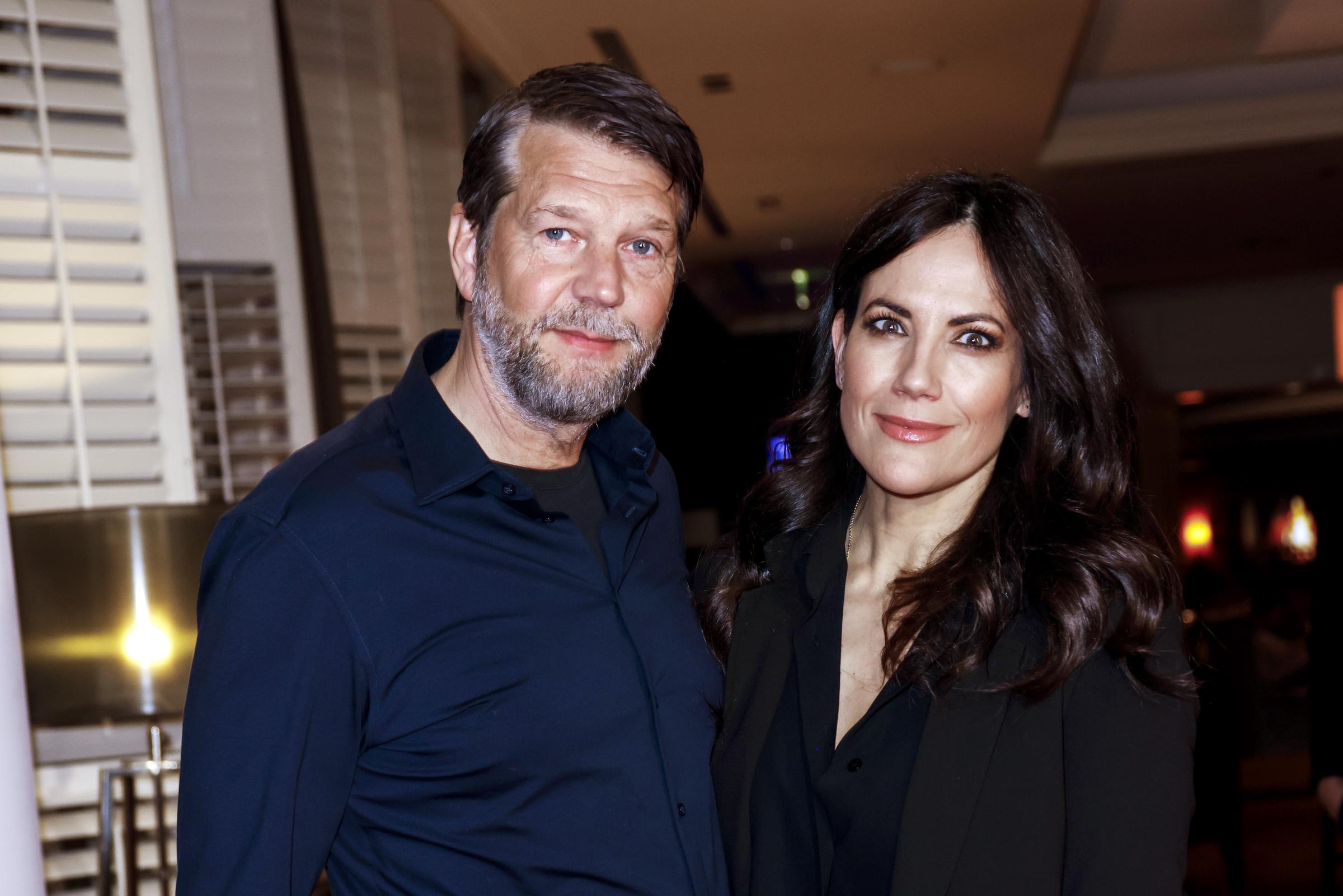 Kai Wiesinger und Bettina Zimmermann während der Galanacht im Rahmen der Benefizveranstaltung "Baltic Lights" am 5. März 2022 in Heringsdorf | Quelle: Getty Images