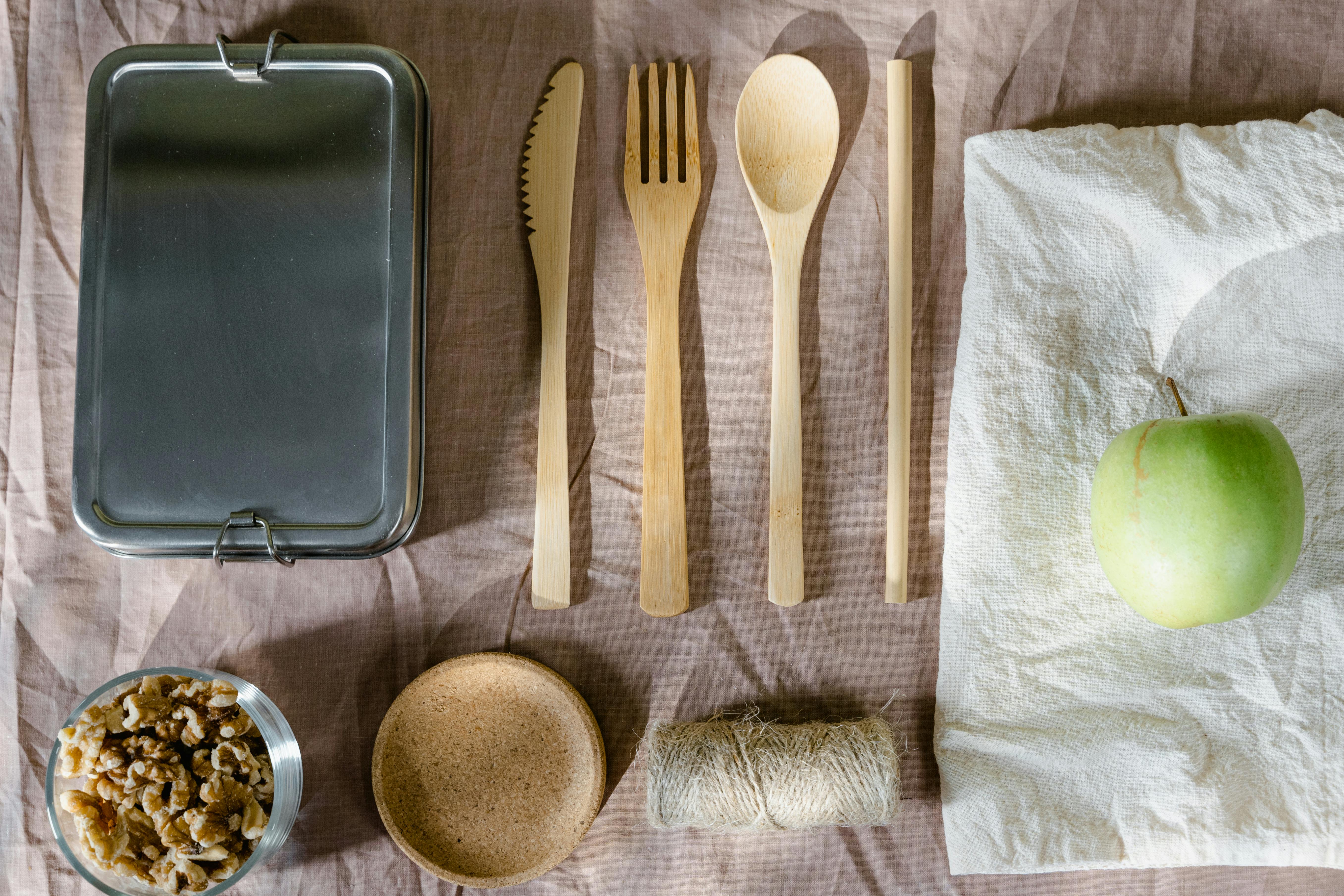 Julia bereitet ein selbstgekochtes Mittagessen für ihren Mann zu | Quelle: Pexels