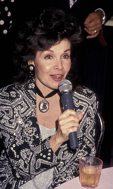 Annette Funicello besucht die Hollywood Walk of Fame Ceremony Gala in Hollywood, Kalifornien, am 14. September 1993. | Quelle: Getty Images