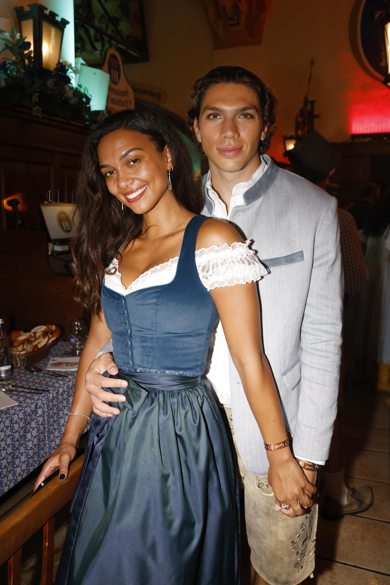 Elias Becker und seine Freundin Yasmine Dahlberg | Quelle: Getty Images