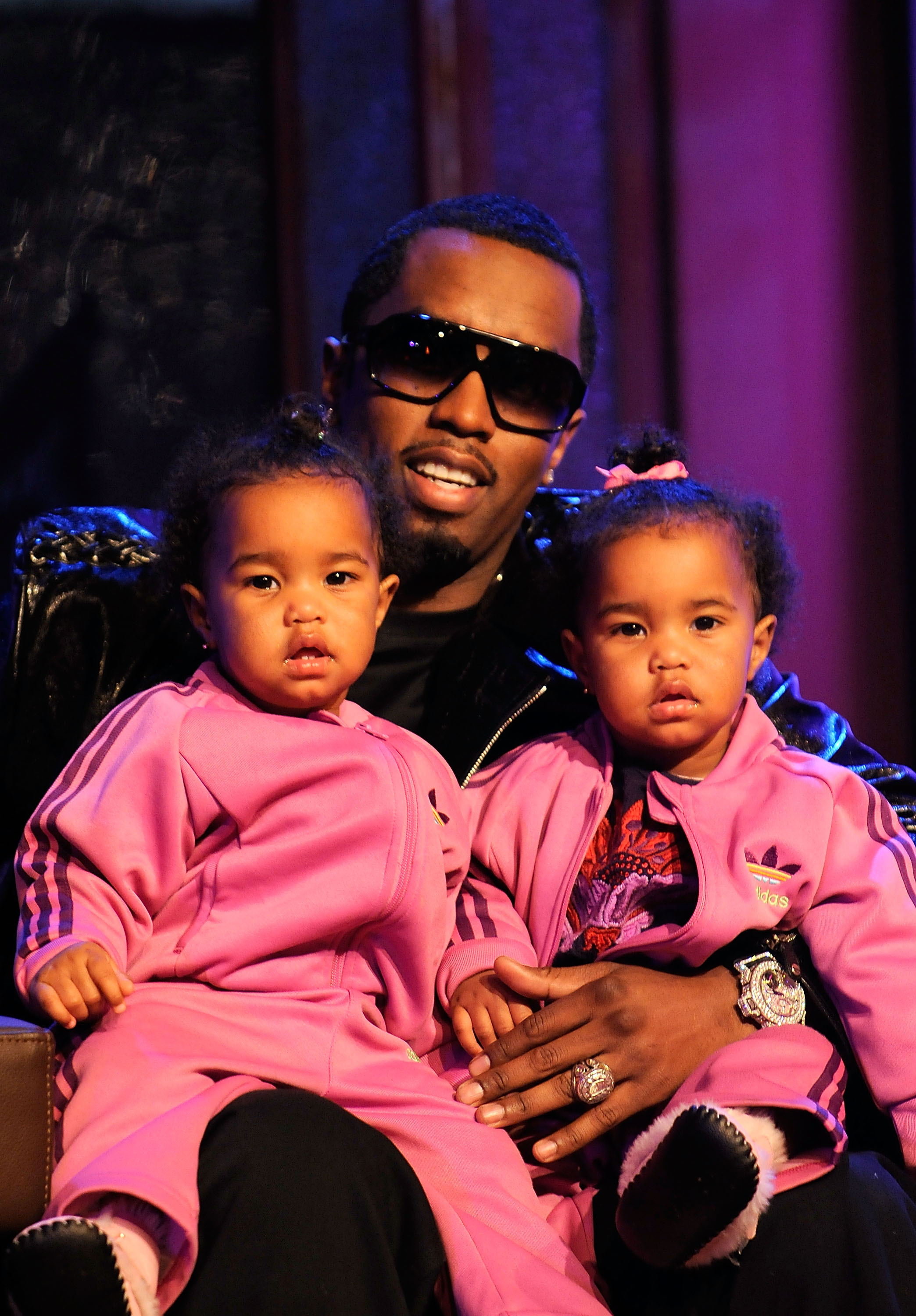 Sean "Diddy" Combs mit D'Lila Star und Jessie James Combs bei den Aufnahmen zum Staffelfinale von "Making The Band 4" am 22. März 2008 in New York City | Quelle: Getty Images