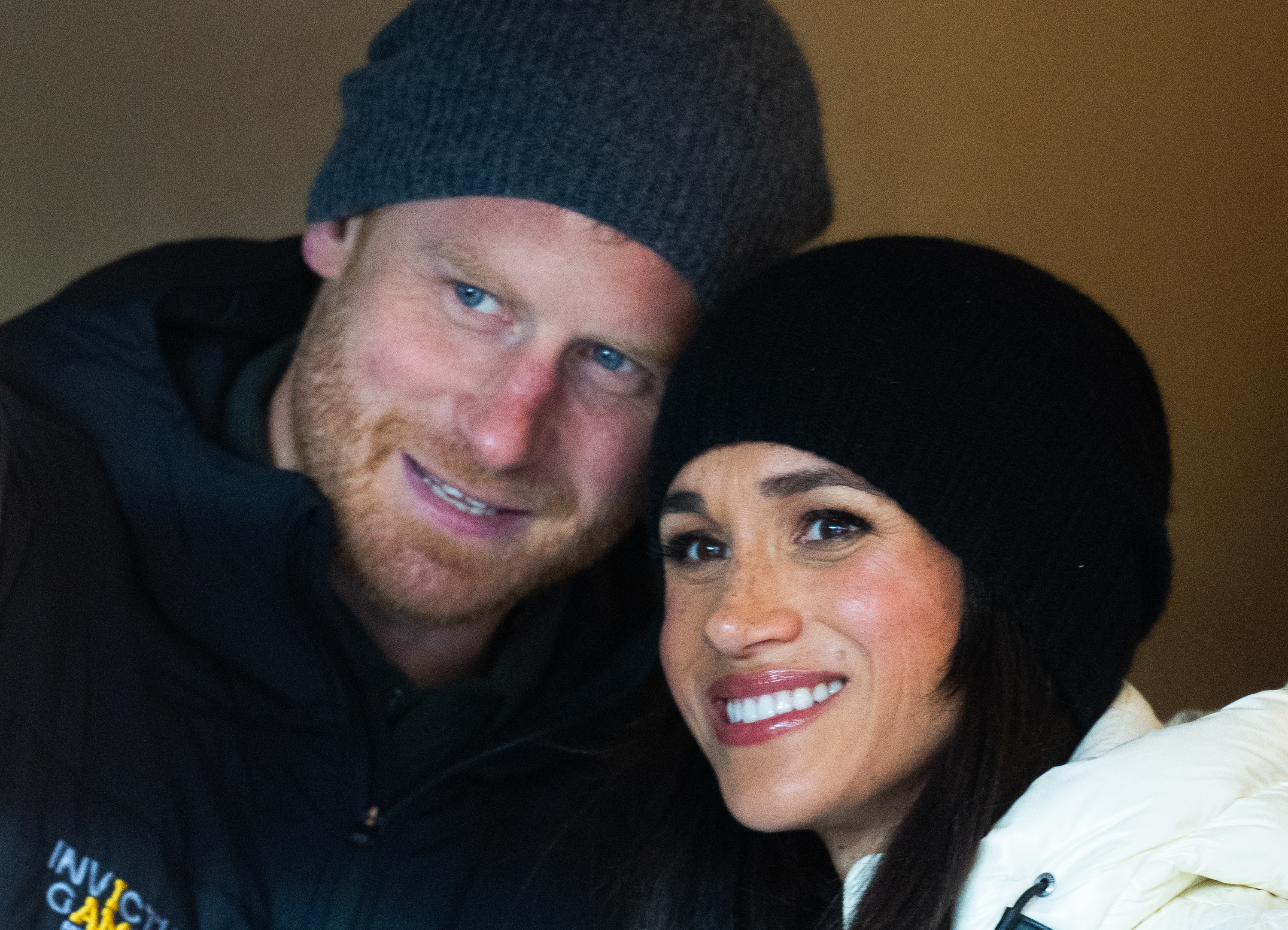 Prinz Harry und Meghan Markle bei der Whistler Begrüßungszeremonie am zweiten Tag der Invictus Games 2025 am 10. Februar in British Columbia, Kanada. | Quelle: Getty Images