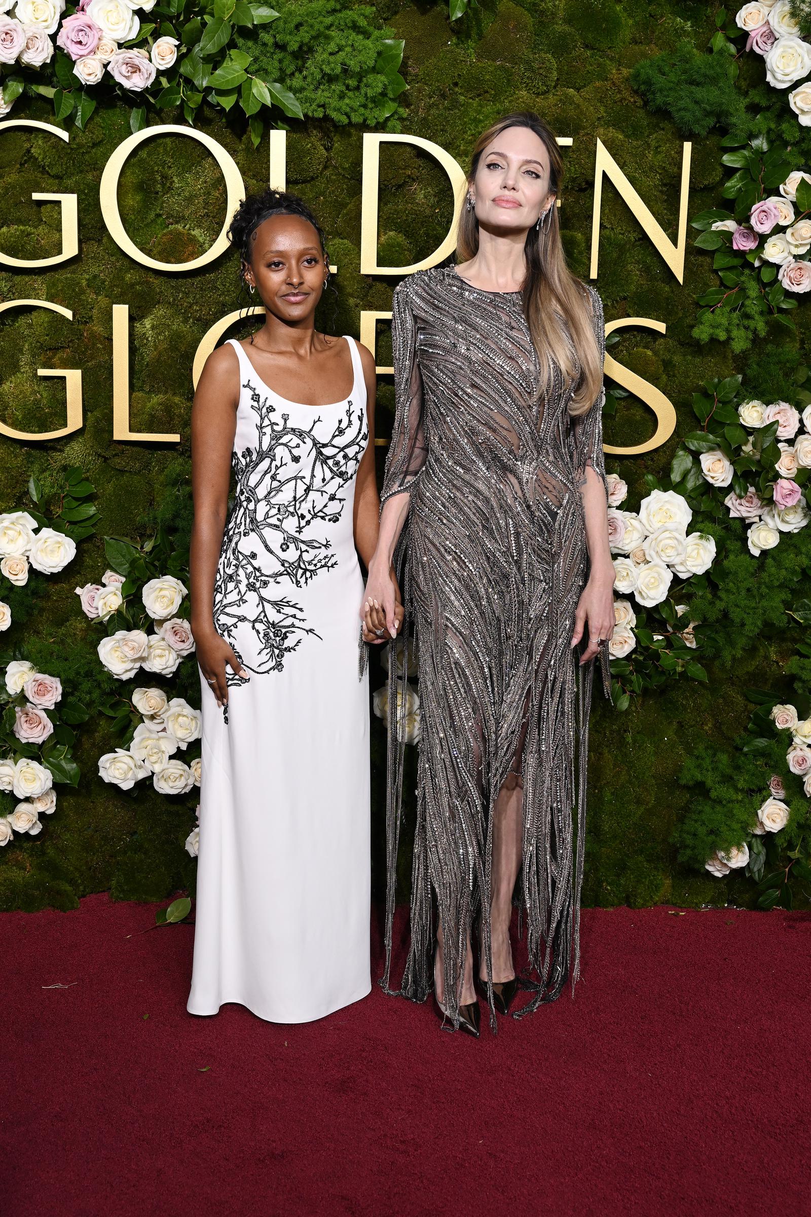 Angelina Jolie und Zahara Jolie während der 82. jährlichen Golden Globes am 05. Januar 2025 in Beverly Hills, Kalifornien. | Quelle: Getty Images