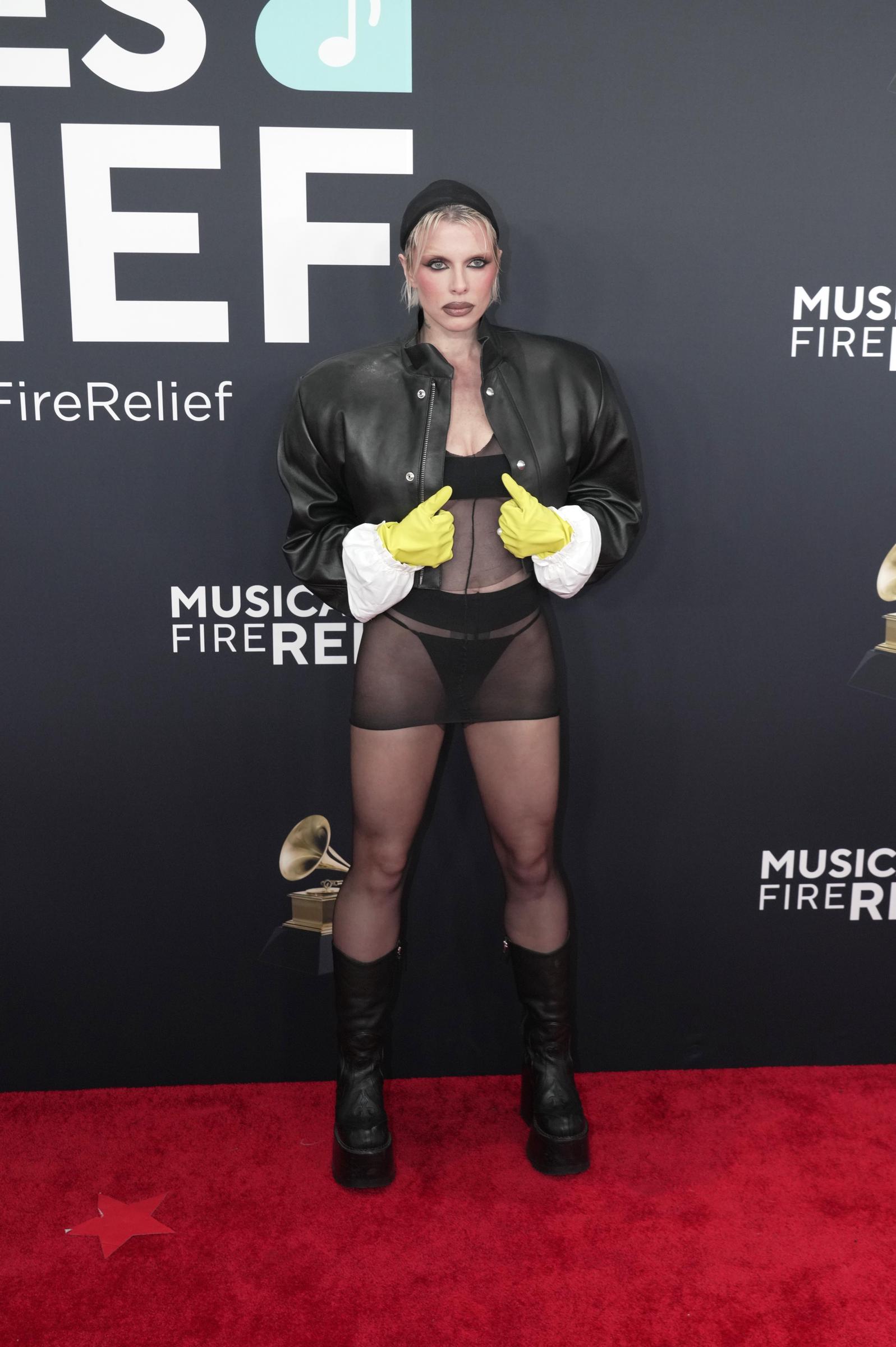 Julia Fox bei den 67th Annual Grammy Awards am 2. Februar 2025 in Los Angeles, Kalifornien. | Quelle: Getty Images