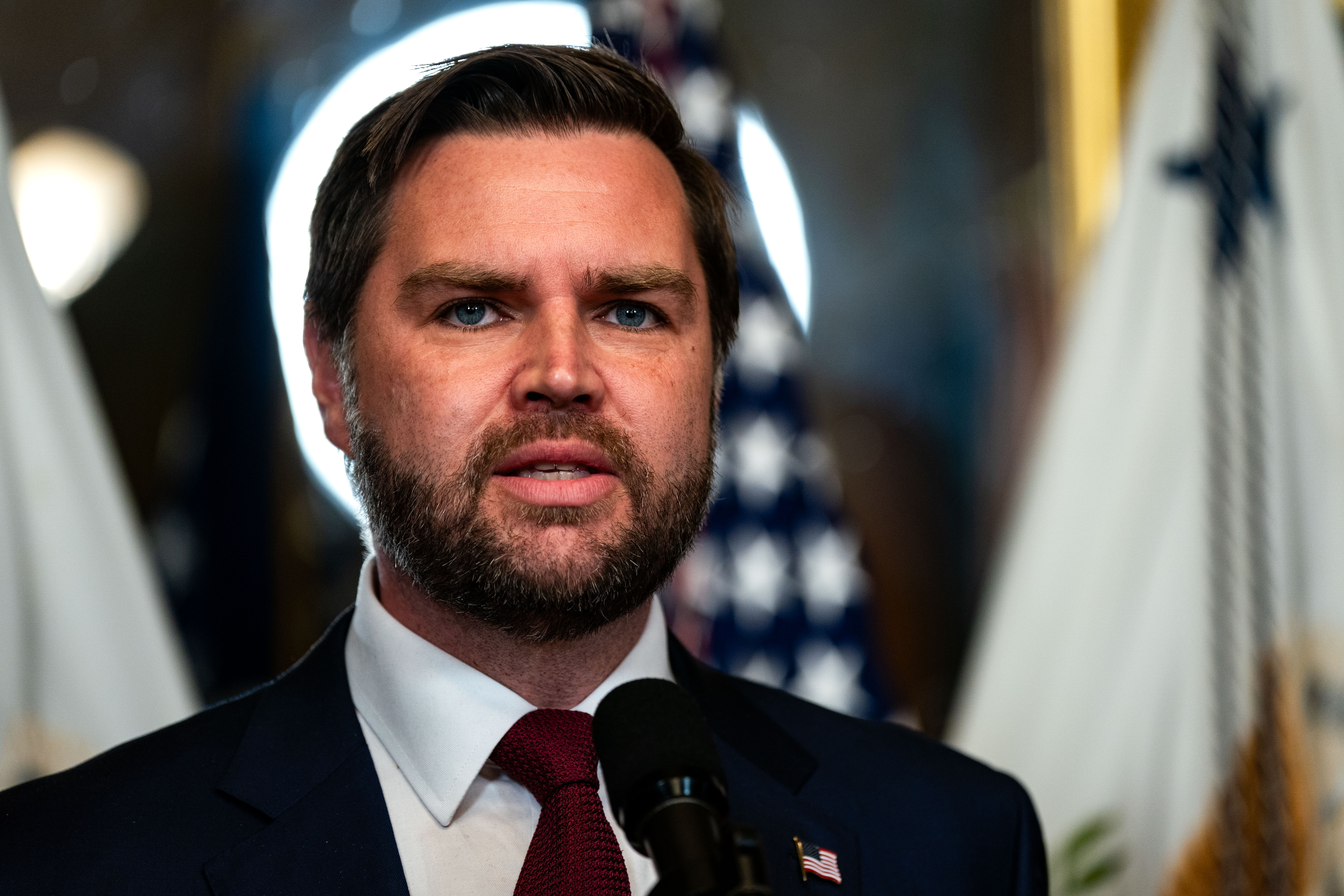 Vizepräsident JD Vance bei der Vereidigung des neu bestätigten CIA-Direktors John Ratcliffe in Washington, D.C., am 23. Januar 2025. | Quelle: Getty Images