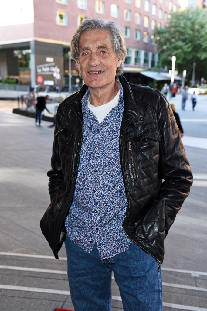 Winfried Glatzeder besucht am 2. Juni 2023 in Berlin die Theateraufführung „Mord im Orient-Express“ in der Komödie am Kurfürstendamm im Theater am Potsdamer Platz. | Quelle: Getty Images