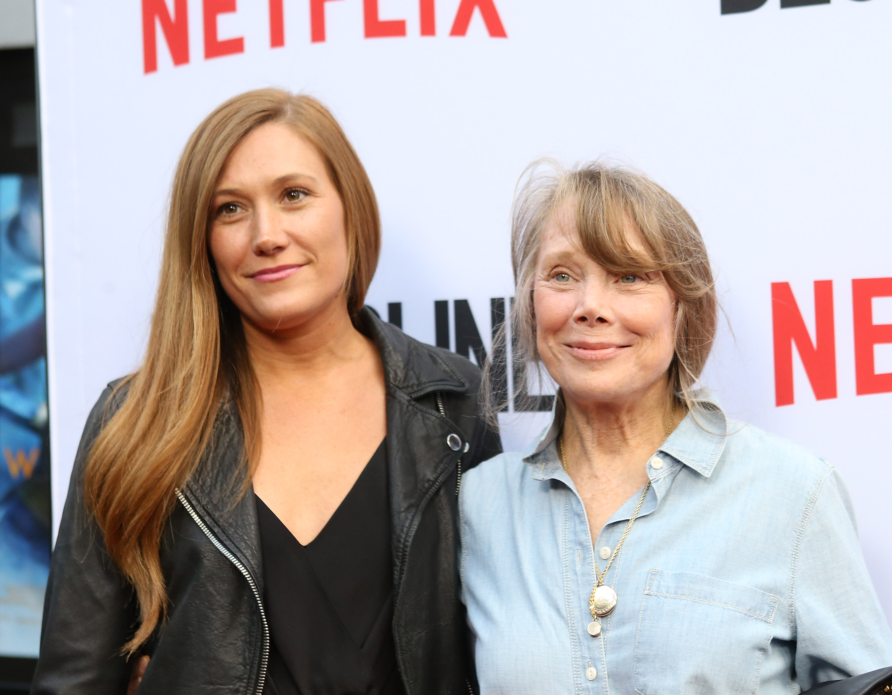 Schuyler Fisk und Sissy Spacek bei der Premiere von Staffel 3 von "Bloodline" am 24. Mai 2017 in Culver City, Kalifornien. | Quelle: Getty Images