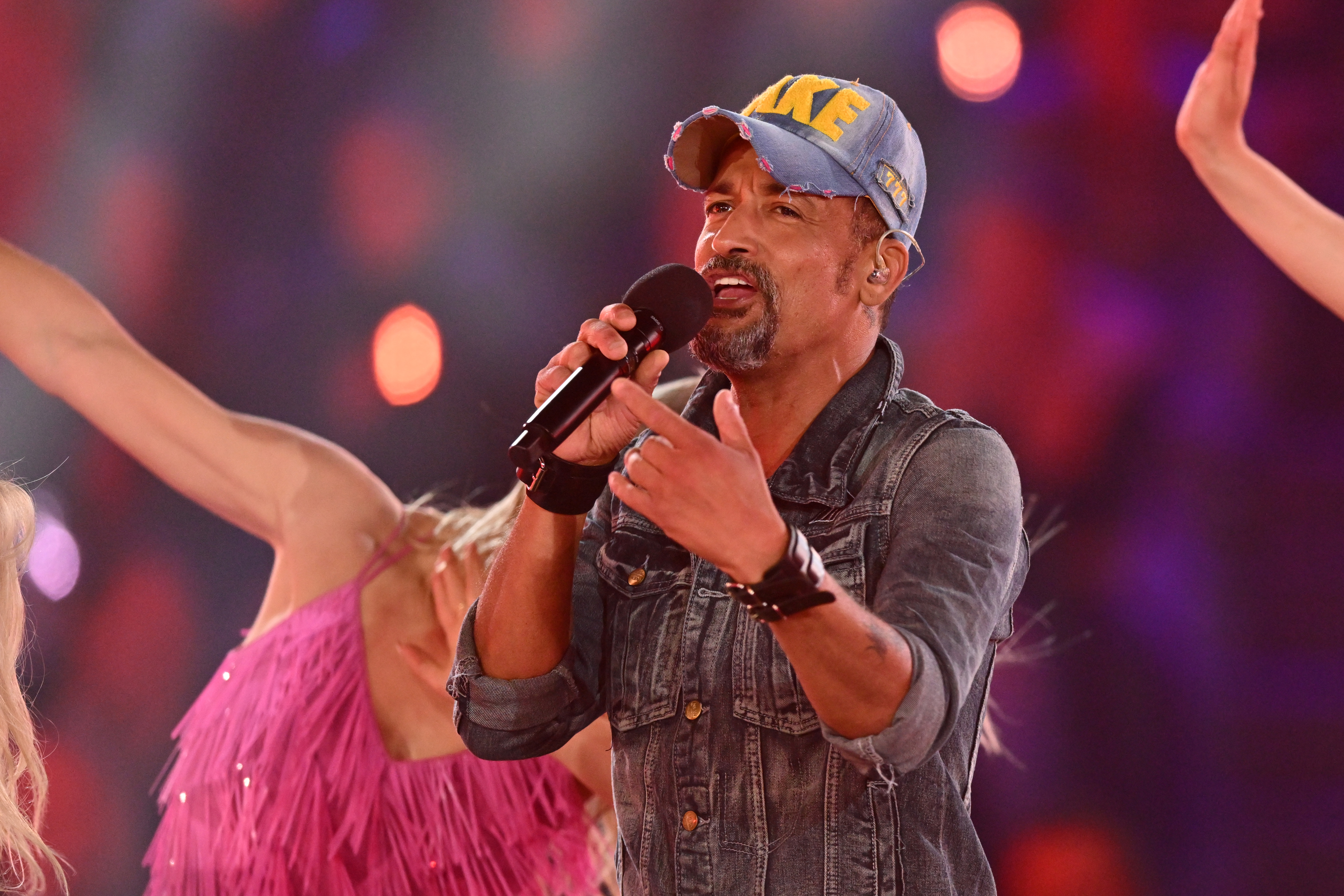 Mark Medlock tritt am 6. Juni 2026 im Stadion Kitzbühel in Kitzbühel, Österreich, im Rahmen der „Schlagerbooom TV Open Air“-Show auf | Quelle: Getty Images