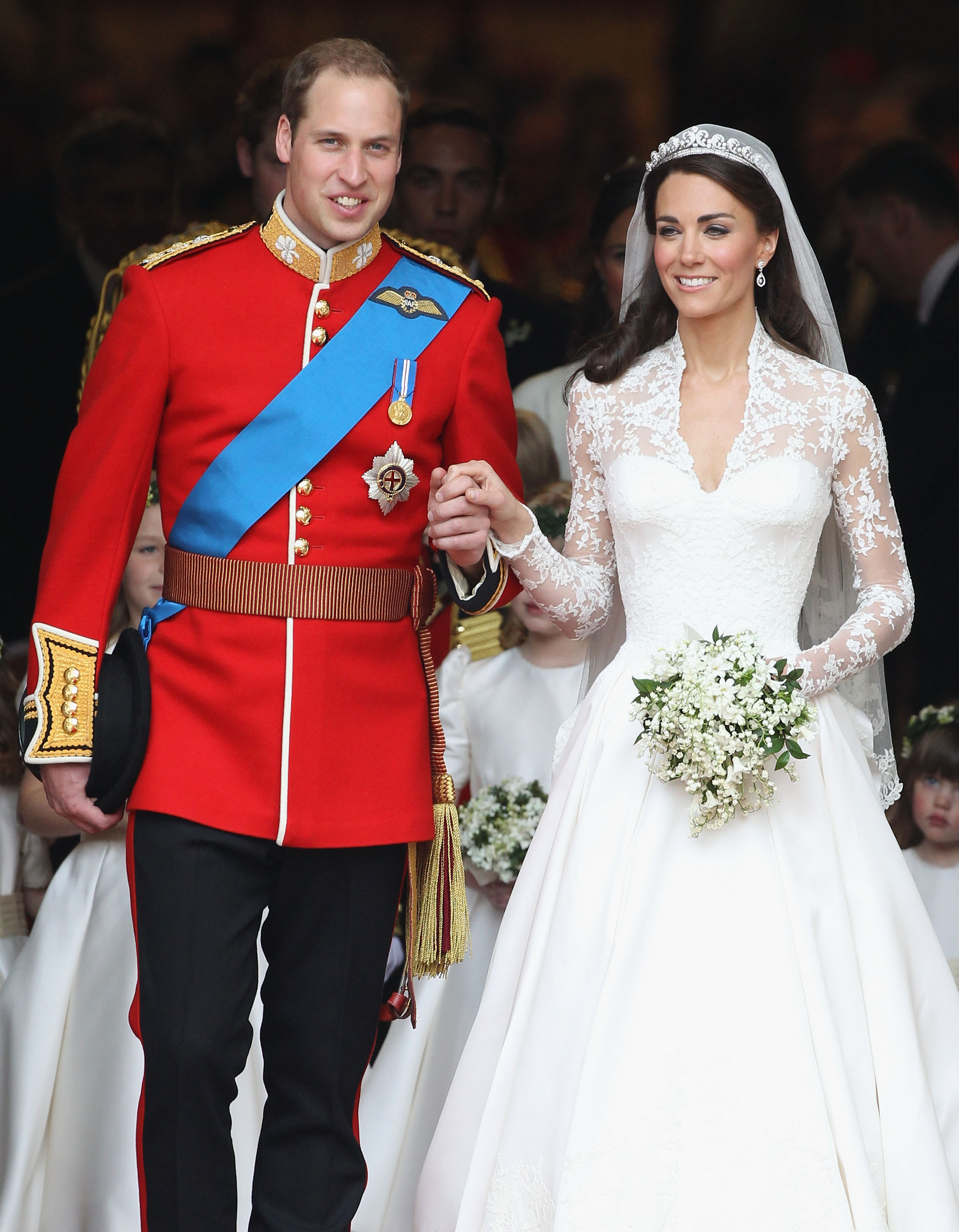 Prinz William und Catherine Middleton nach ihrer Trauung in der Westminster Abbey am 29. April 2011 in London, England. | Quelle: Getty Images