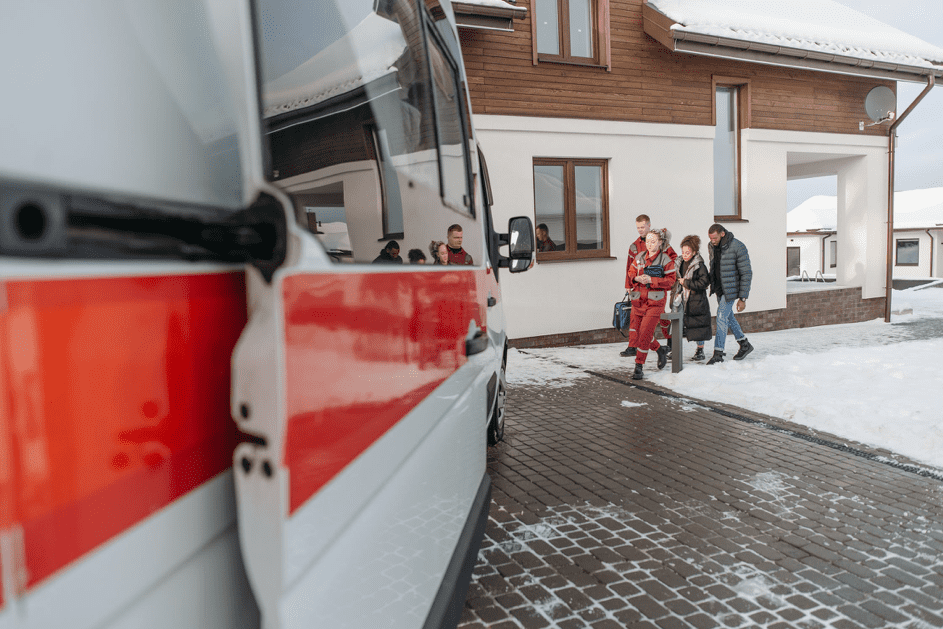 Der Krankenwagen brachte Dinas Vater ins Krankenhaus | Quelle: Pexels