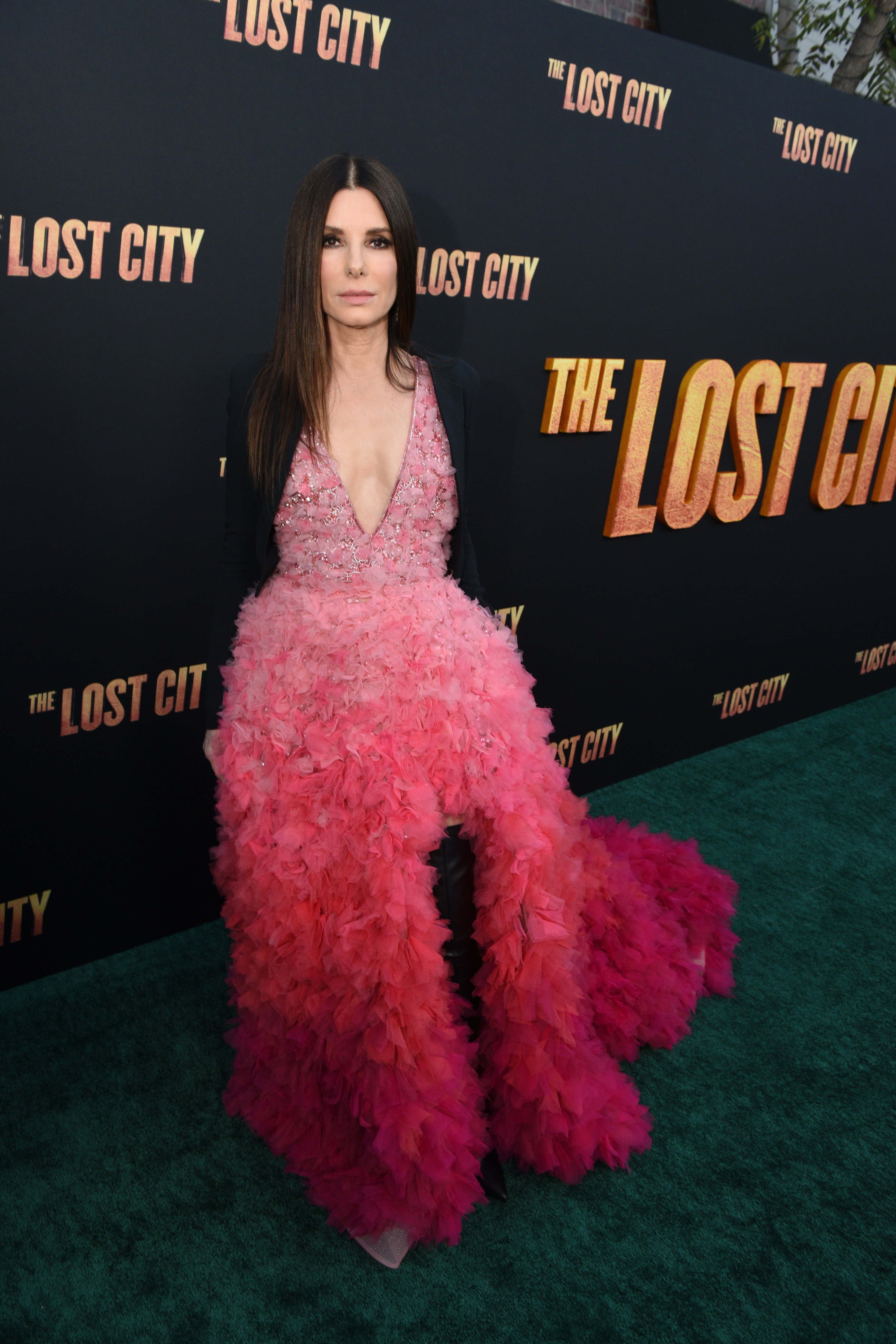 Sandra Bullock besucht die Los Angeles Premiere von "The Lost City" im Regency Village Theatre am 21. März 2022 in Los Angeles, Kalifornien | Quelle: Getty Images
