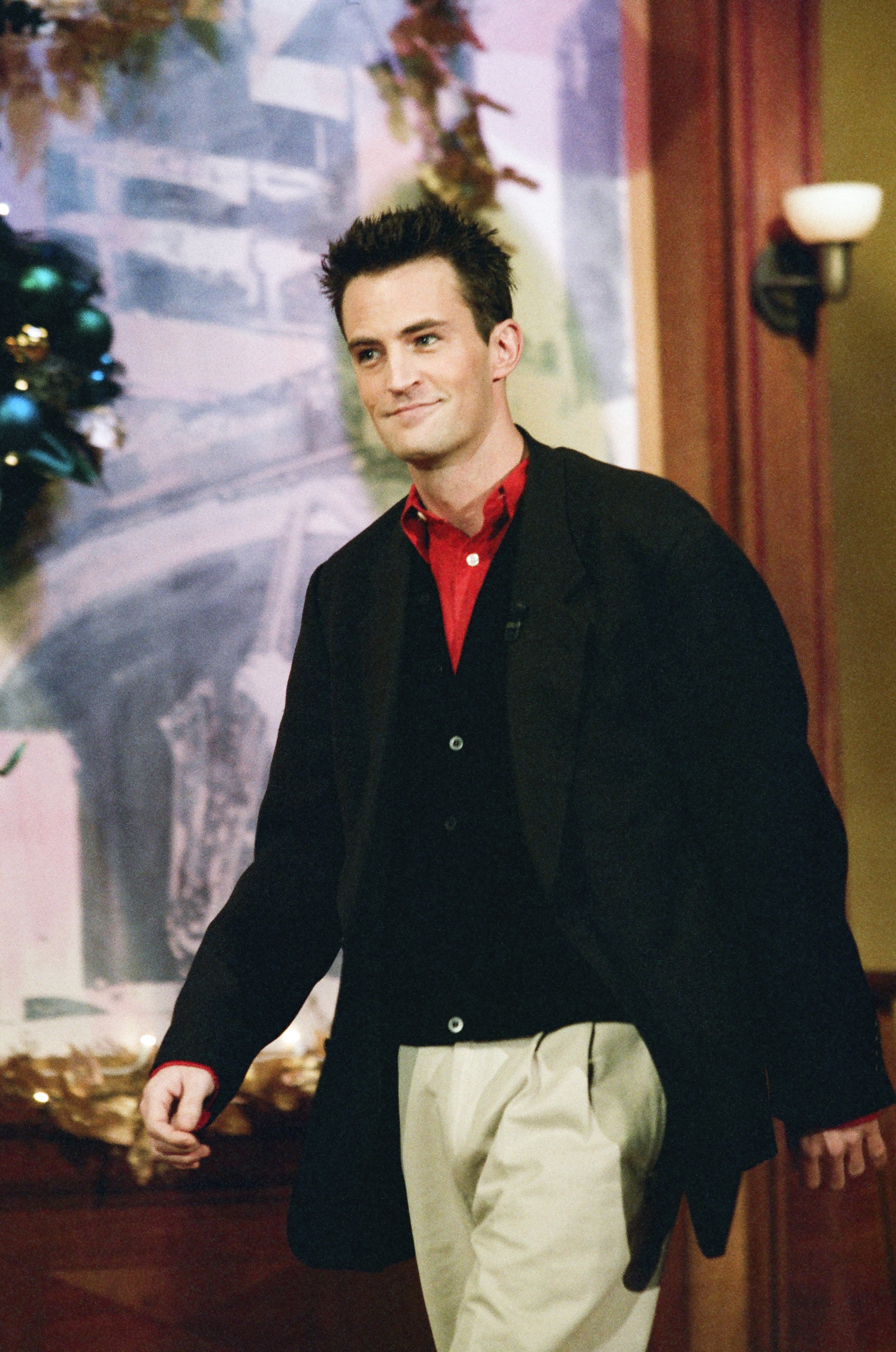 Matthew Perry bei einem Auftritt in der "The Tonight Show with Jay Leno" am 18. Dezember 1996 | Quelle: Getty Images