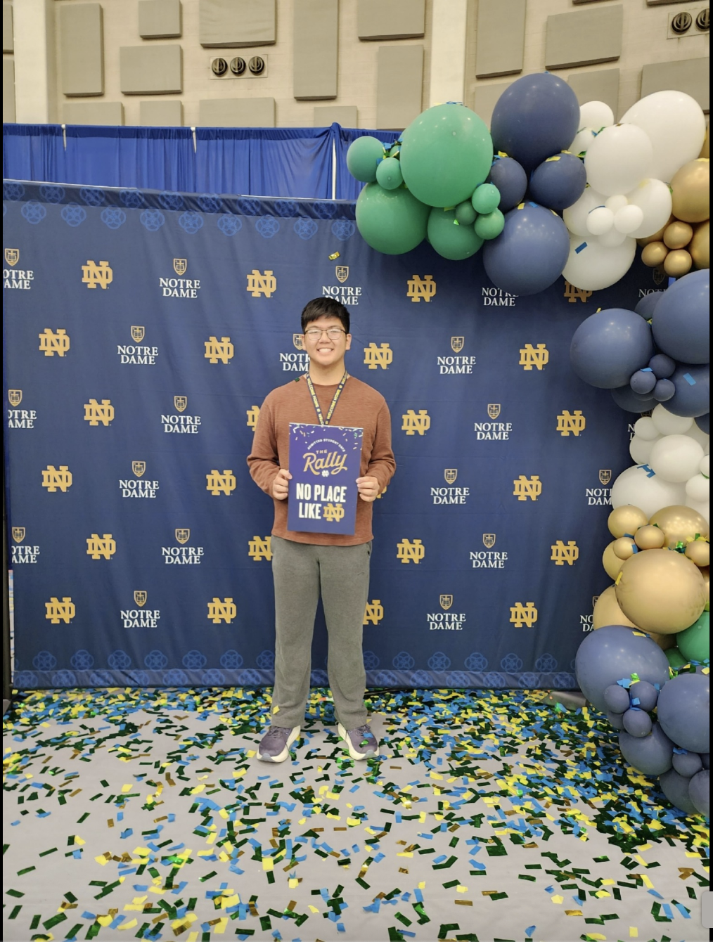Austin Tran ist an der University of Notre Dame zu sehen, vom 6. April 2025 | Quelle: Facebook/anntravels2