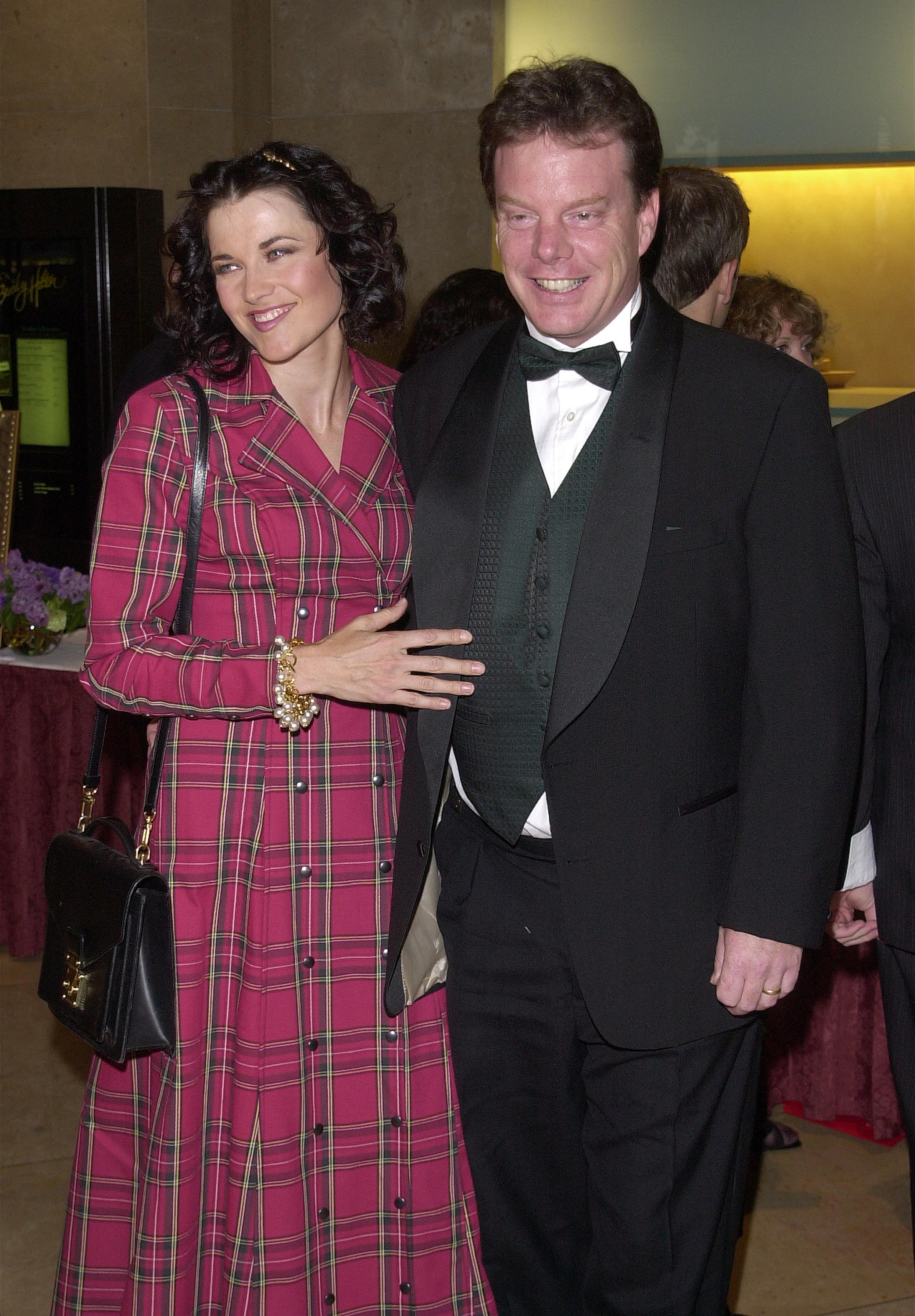 Lucy Lawless und Rob Tapert bei den ASCAP Film and Television Music Awards am 24. April 2001 | Quelle: Getty Images