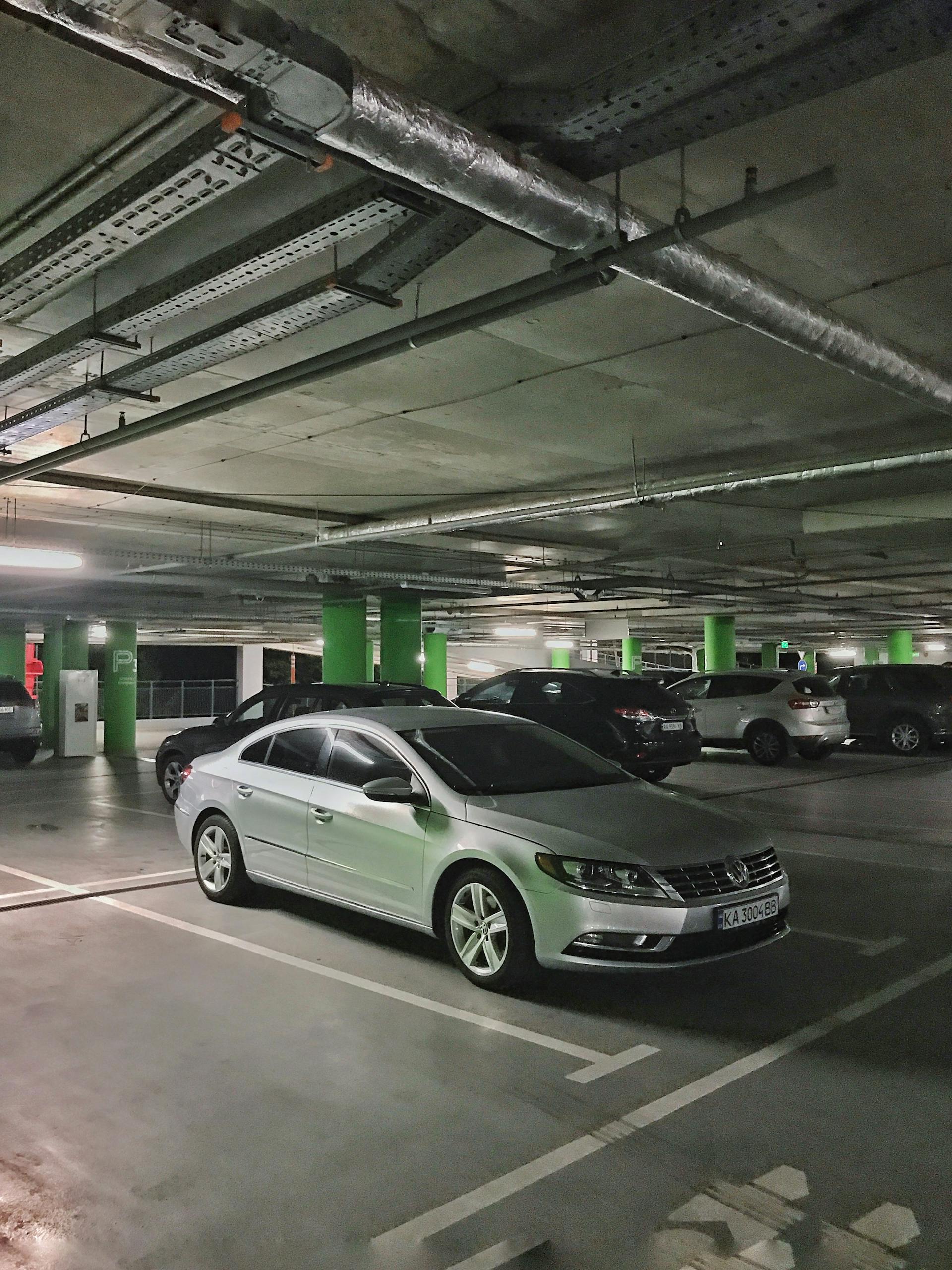 Ein Parkplatz | Quelle: Pexels