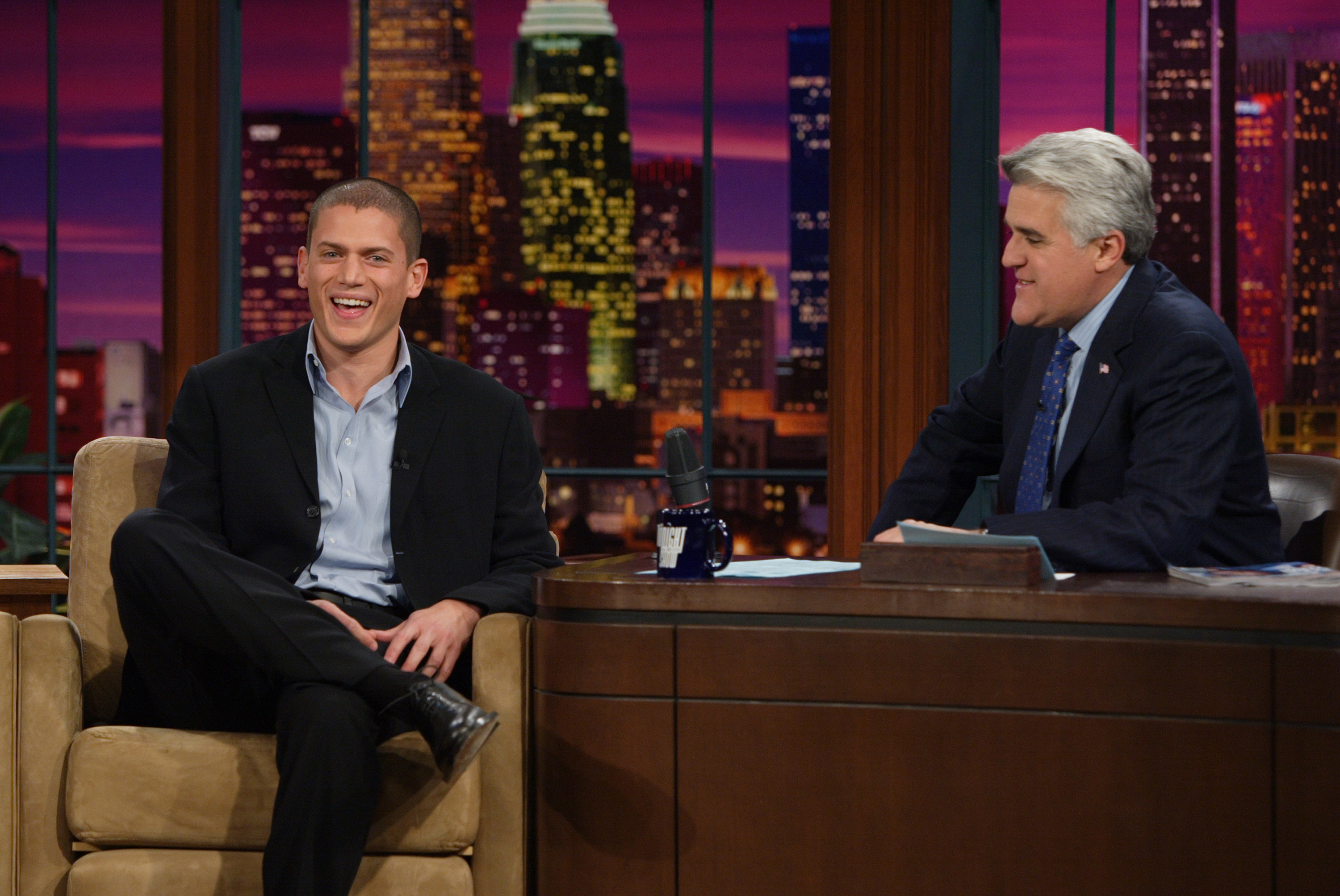 Wentworth Miller während eines Interviews mit Moderator Jay Leno am 21. November 2005 | Quelle: Getty Images