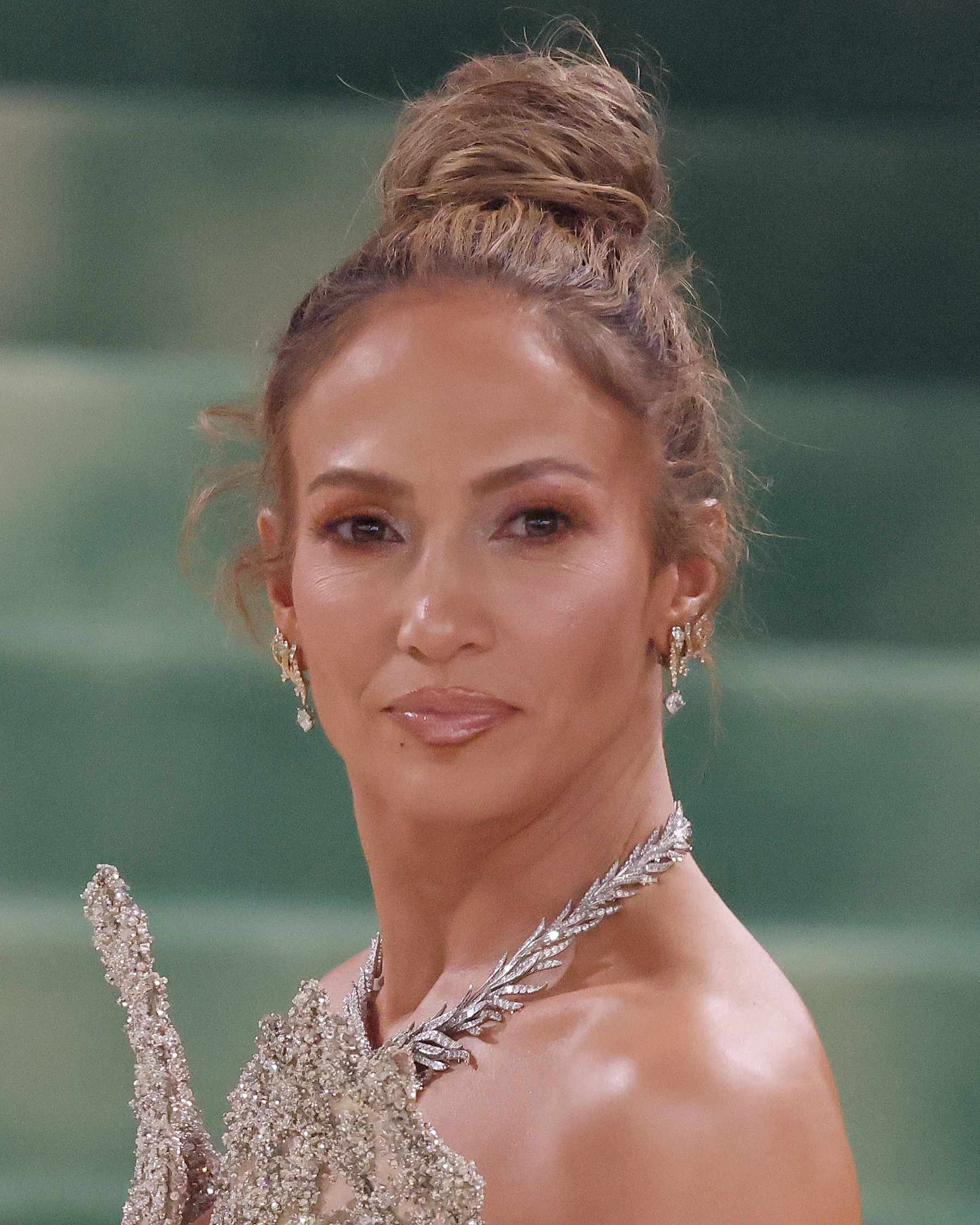Jennifer Lopez besucht die Met Gala zur Feier von "Sleeping Beauties: Reawakening Fashion" in New York City, am 6. Mai 2024. | Quelle: Getty Images
