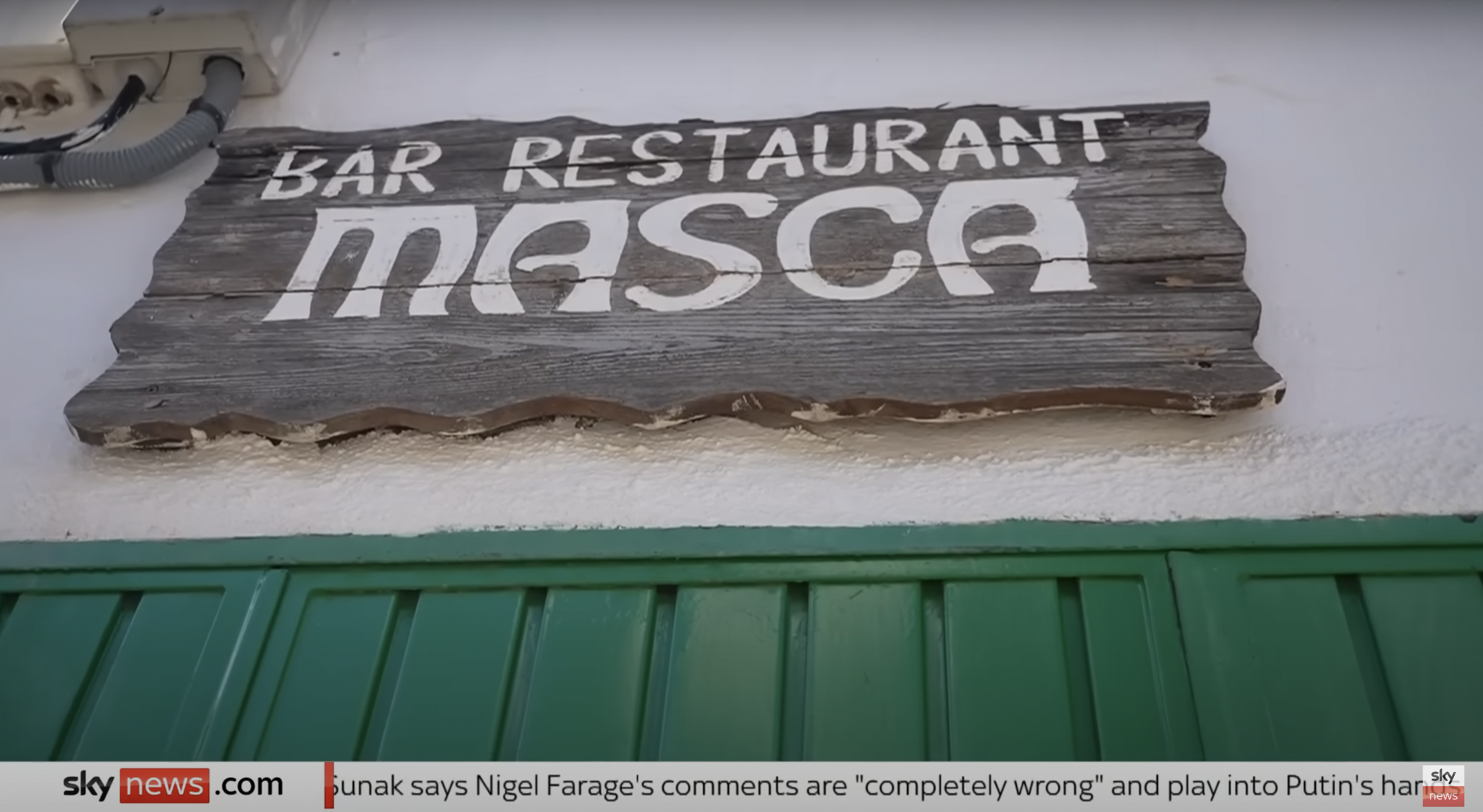 Ein Screenshot von Bar Restaurant in Masca, einem Lokal in der Nähe der Gegend, in der Jay Slater zuletzt gesehen wurde, vom 23. Juni 2024 | Quelle: YouTube/SkyNews