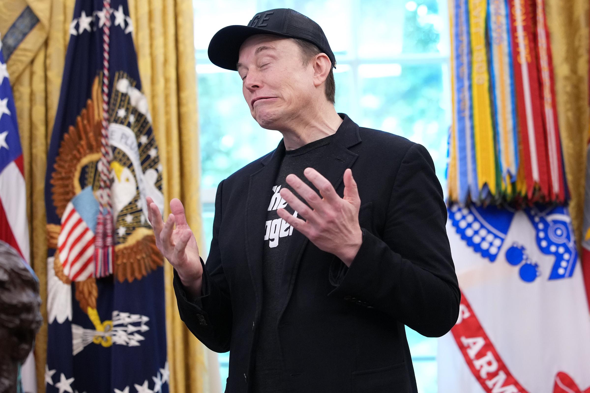 Musk reagierte zunächst mit einem Scherz, bevor er eine direktere Erklärung für den Ursprung des Blutergusses gab.